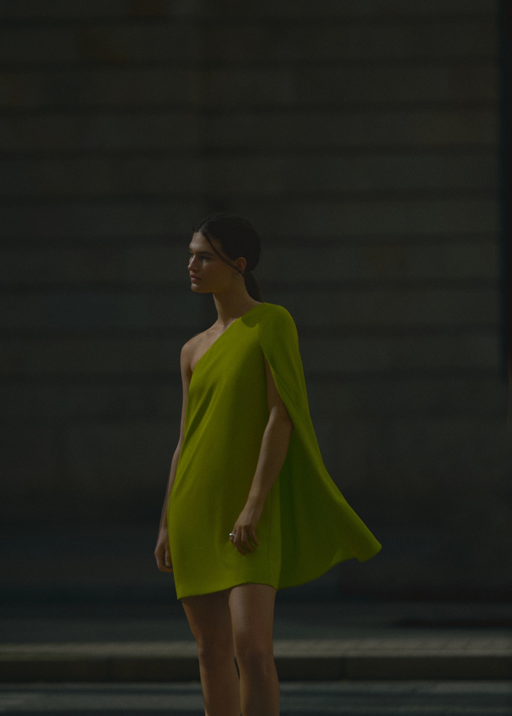 Asymmetrical cape dress - Details of the article 6