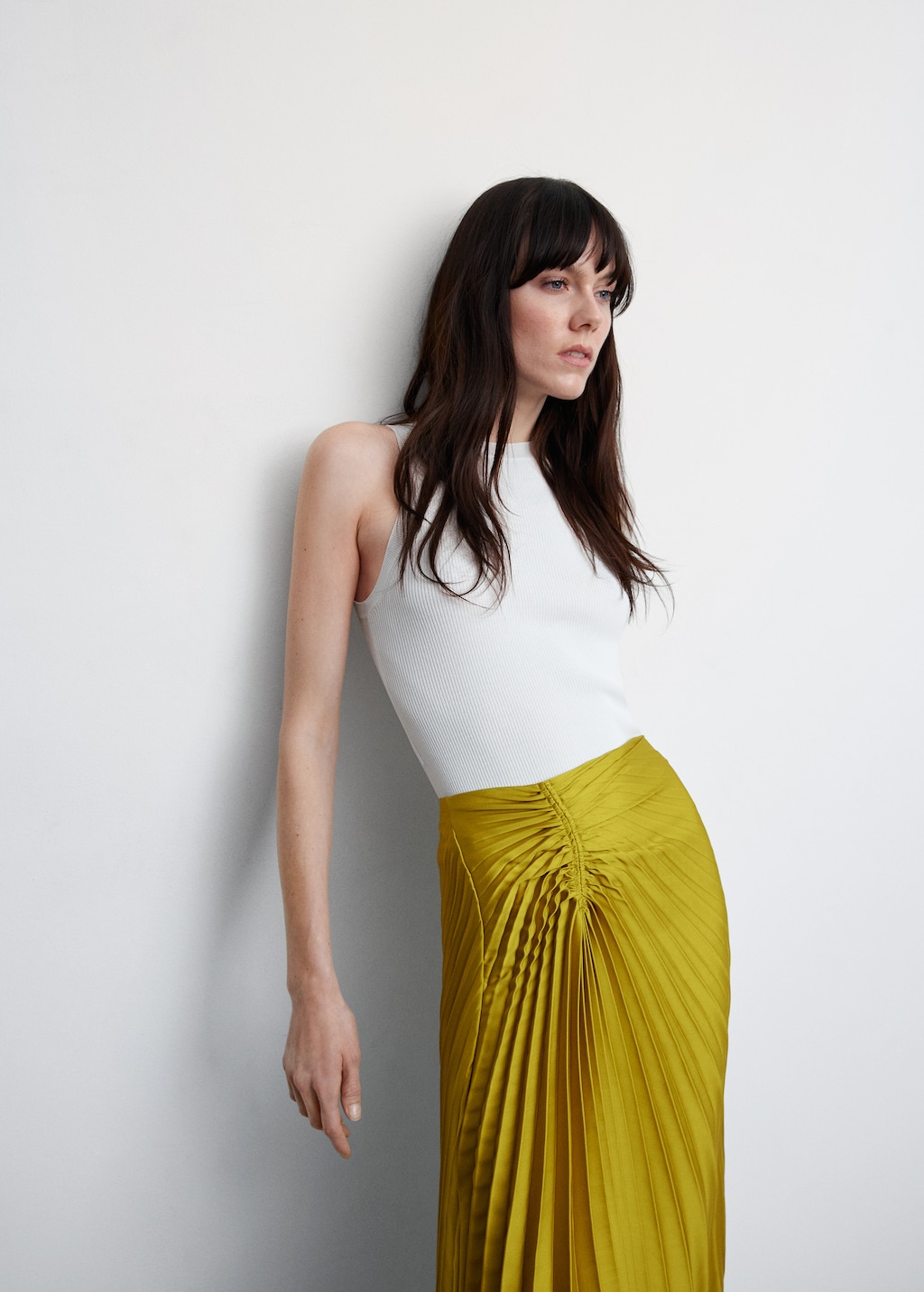 Pleated asymmetric skirt  - Details of the article 2