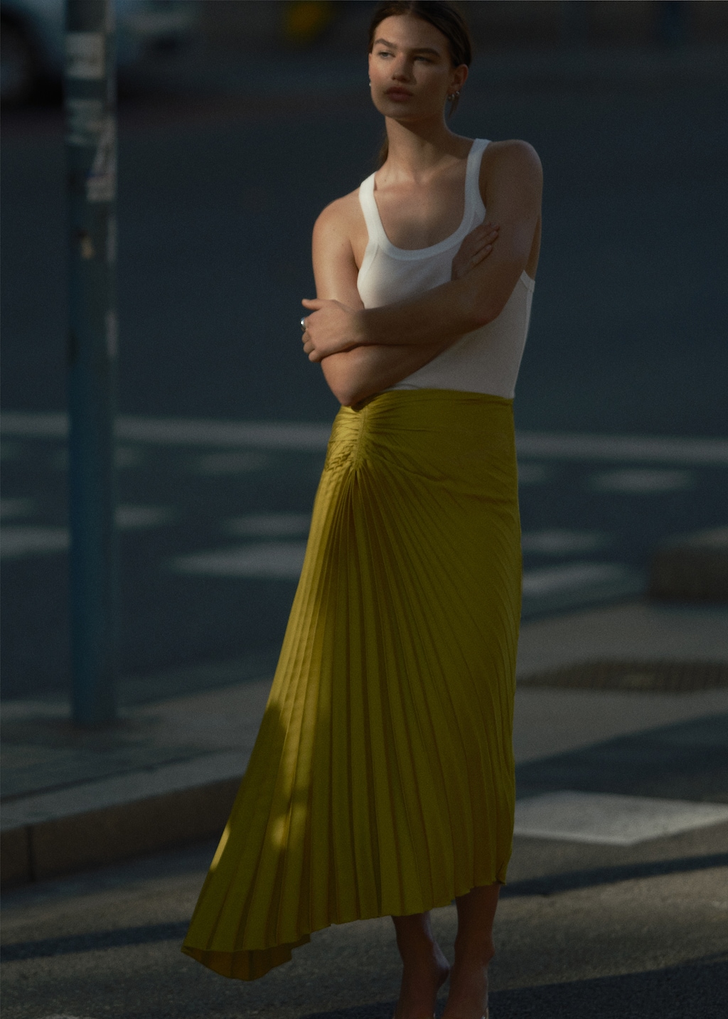 Pleated asymmetric skirt  - Details of the article 7