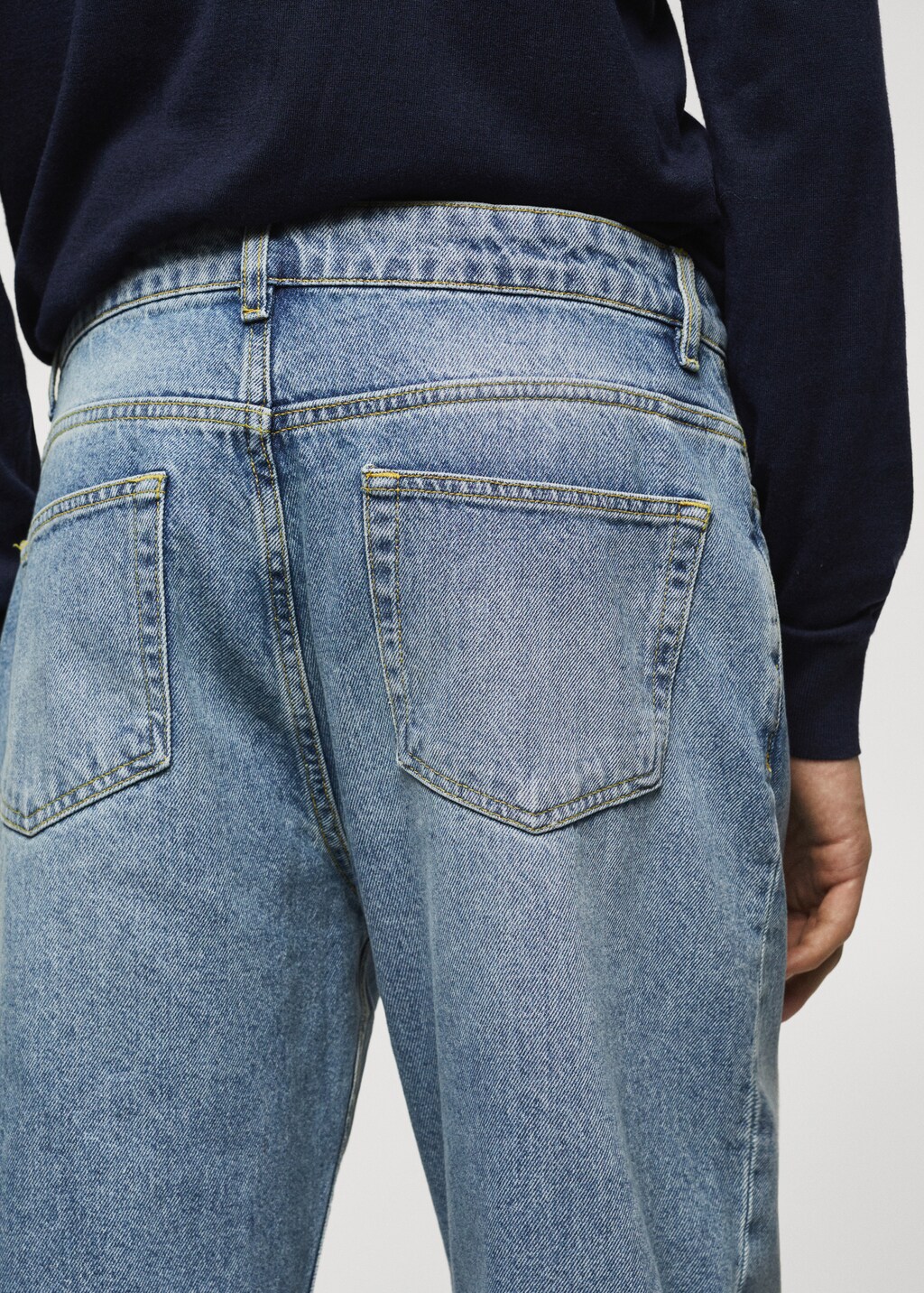 Tapered-Loose-Fit-Jeans in Cropped-Länge - Detail des Artikels 2