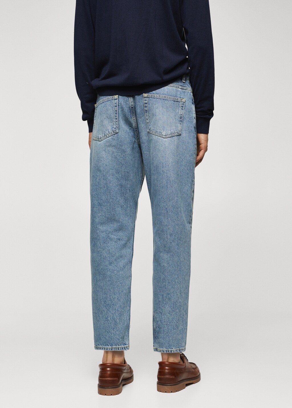 Tapered-Loose-Fit-Jeans in Cropped-Länge - Rückseite des Artikels