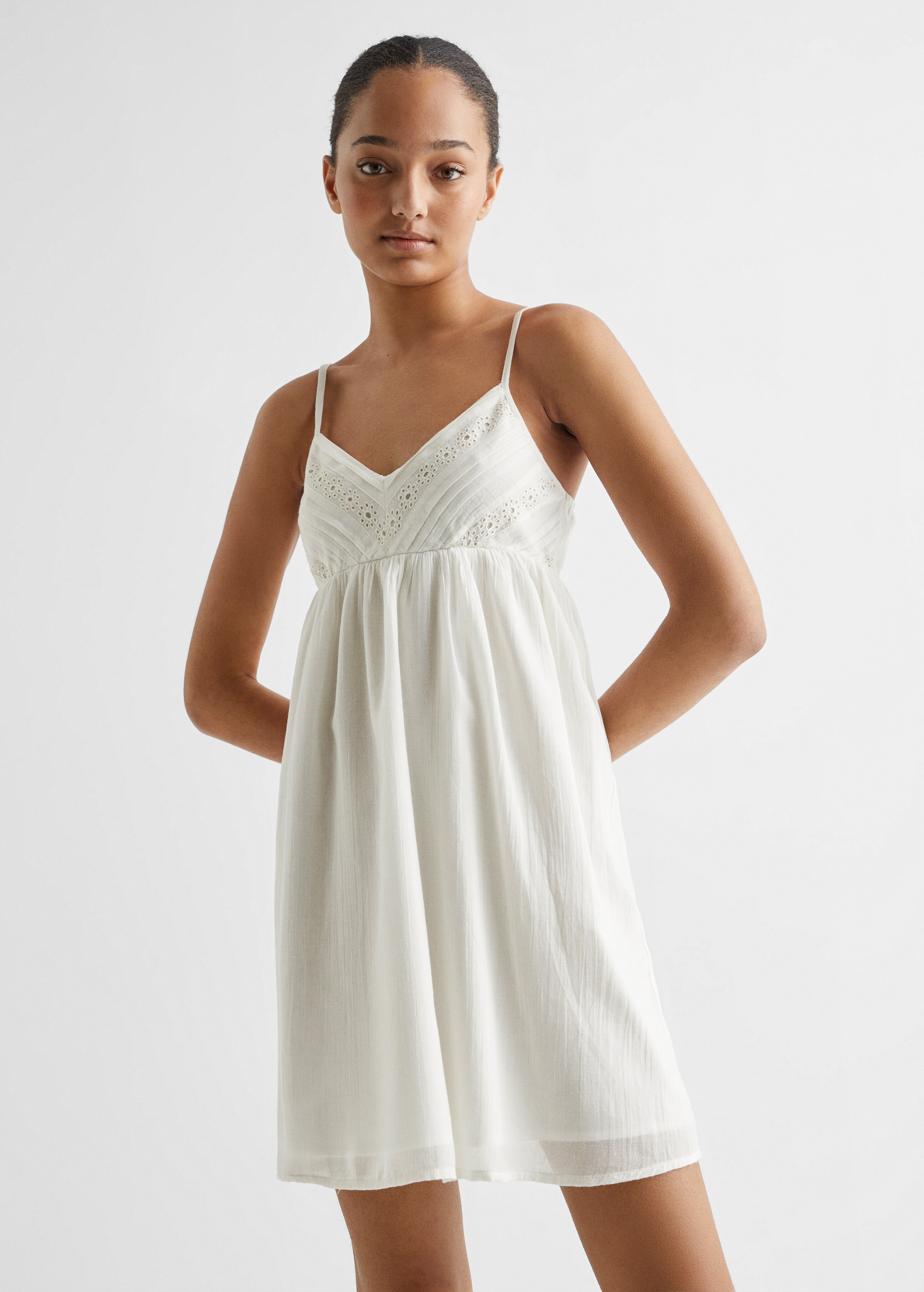 Vestido bordado algodón - Plano medio