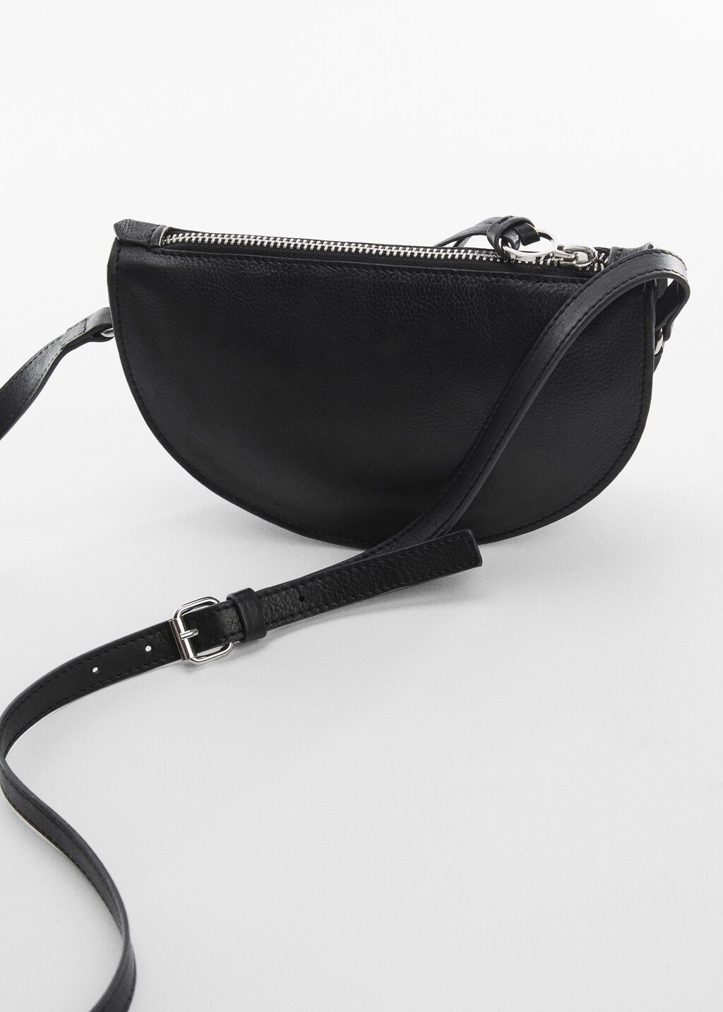 Leather crossbody bag - Details of the article 2