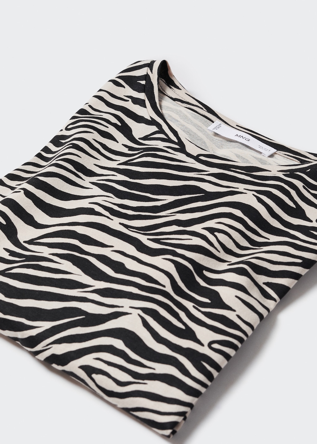 Animal print t-shirt - Details of the article 8