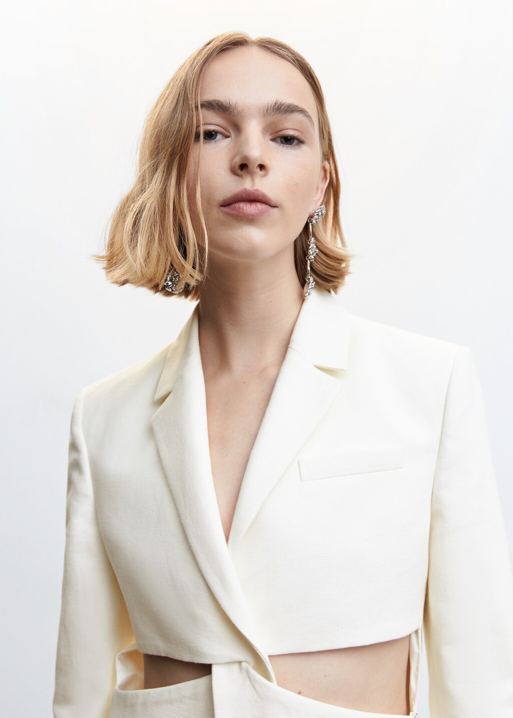 Linen jacket with cut-out - Details of the article 1