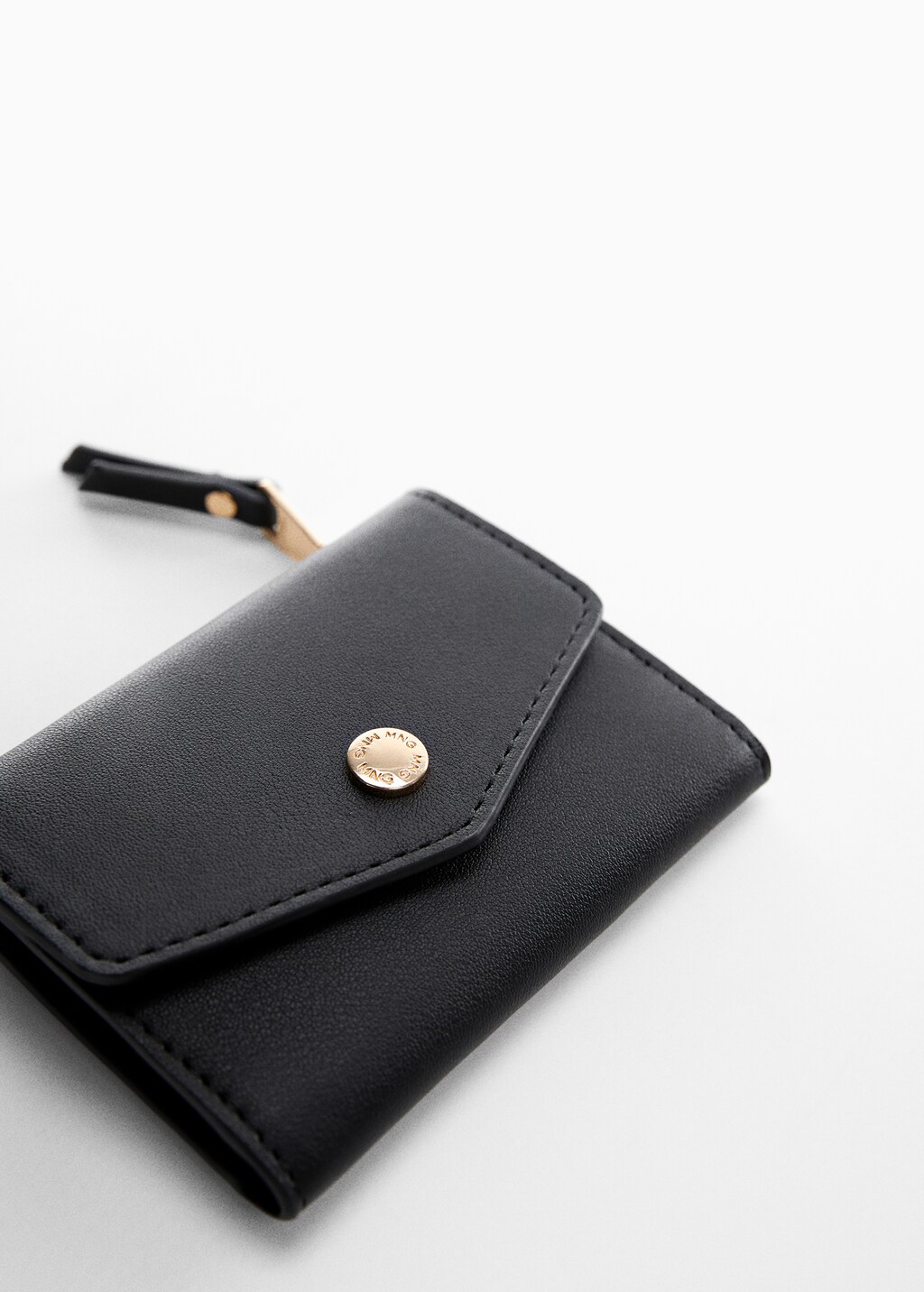 Wallet with button flap  - Details of the article 1