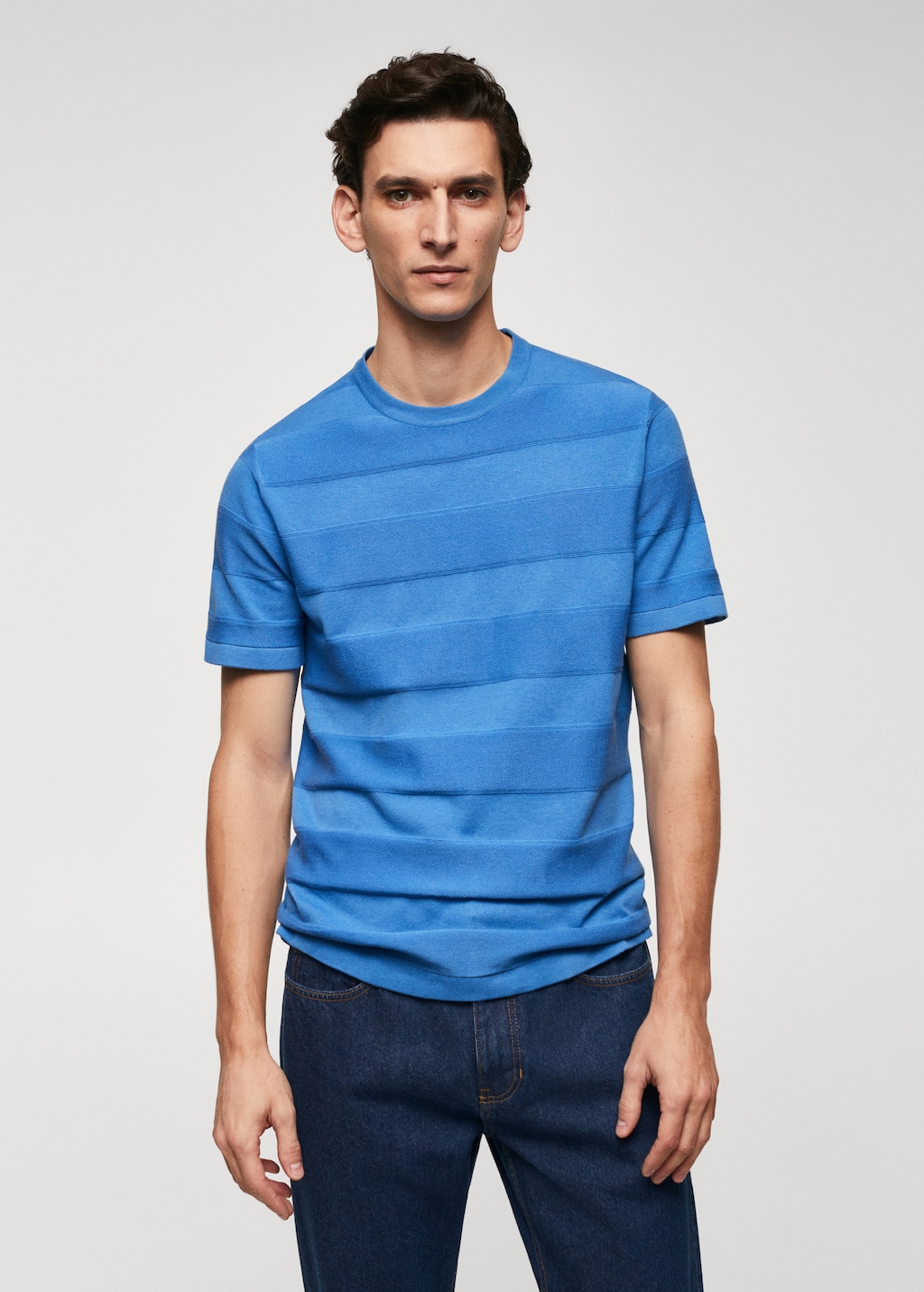 Cotton knitted t-shirt with striped structure - Medium plane