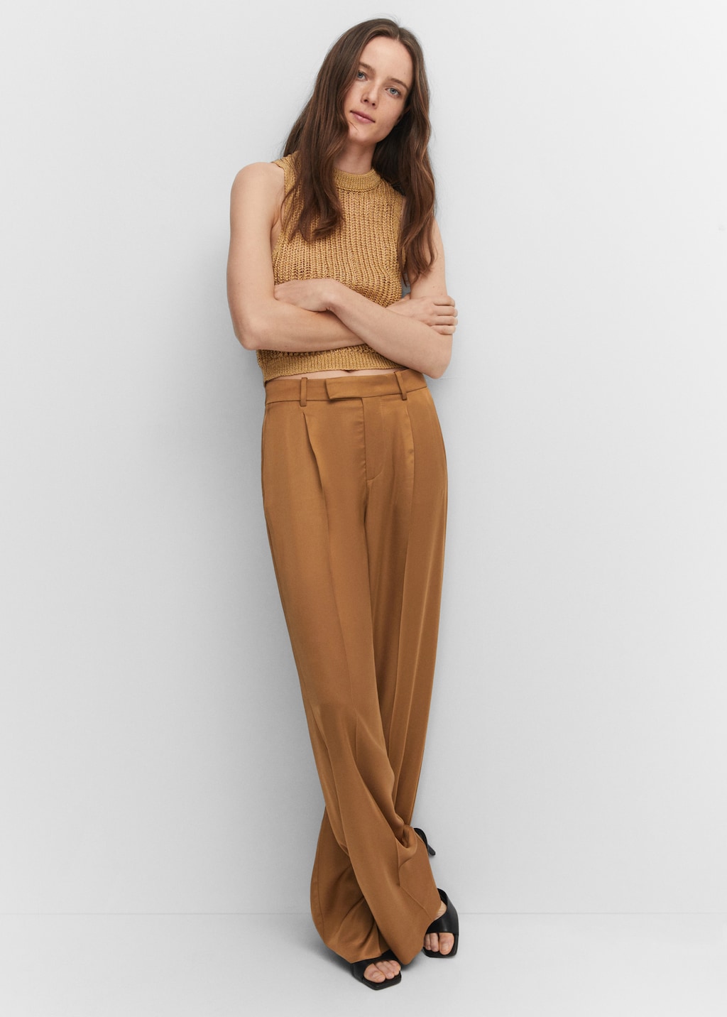 Satin-finish trousers with pleat detail  - Details of the article 2