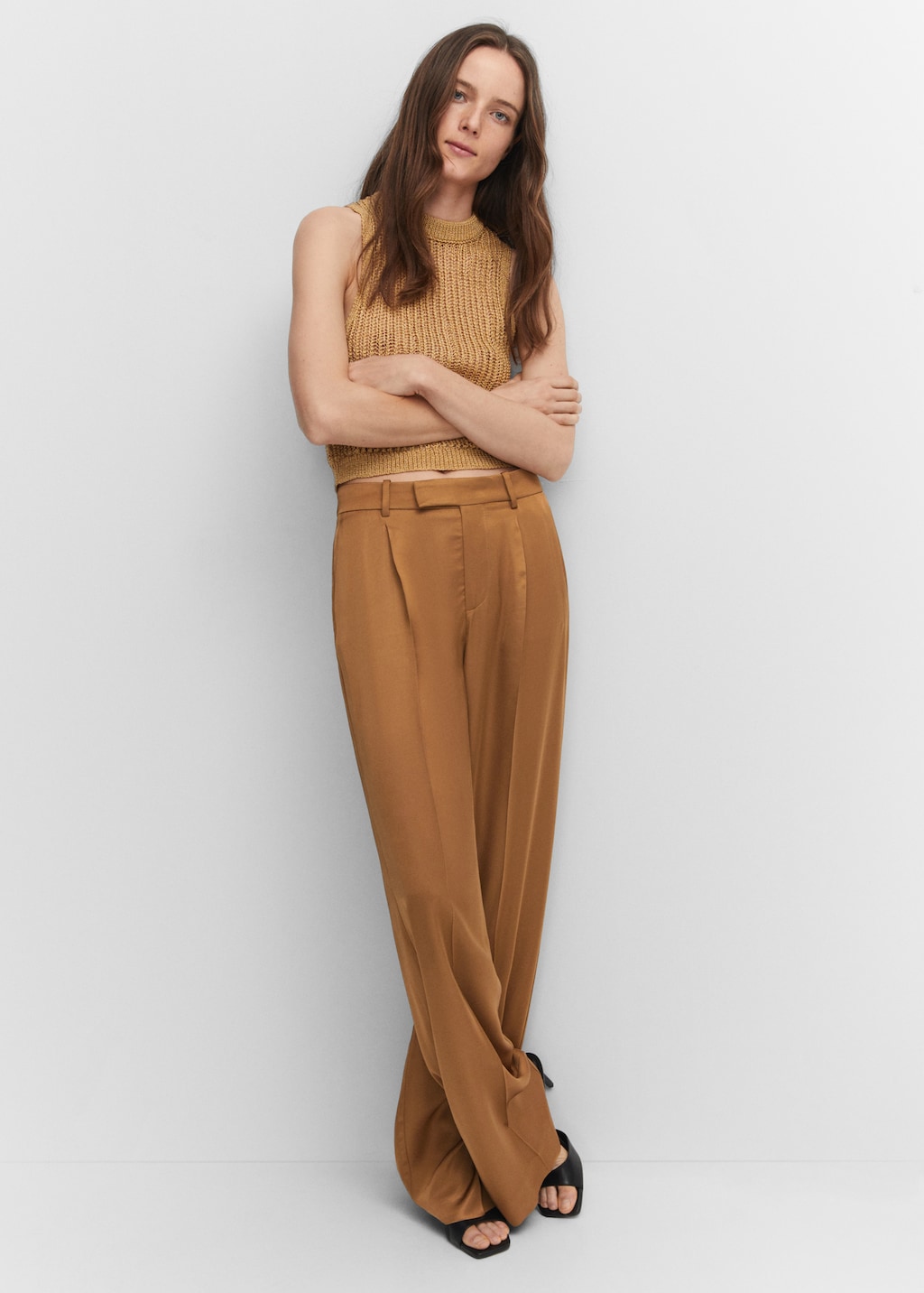 Satin-finish trousers with pleat detail  - Details of the article 2