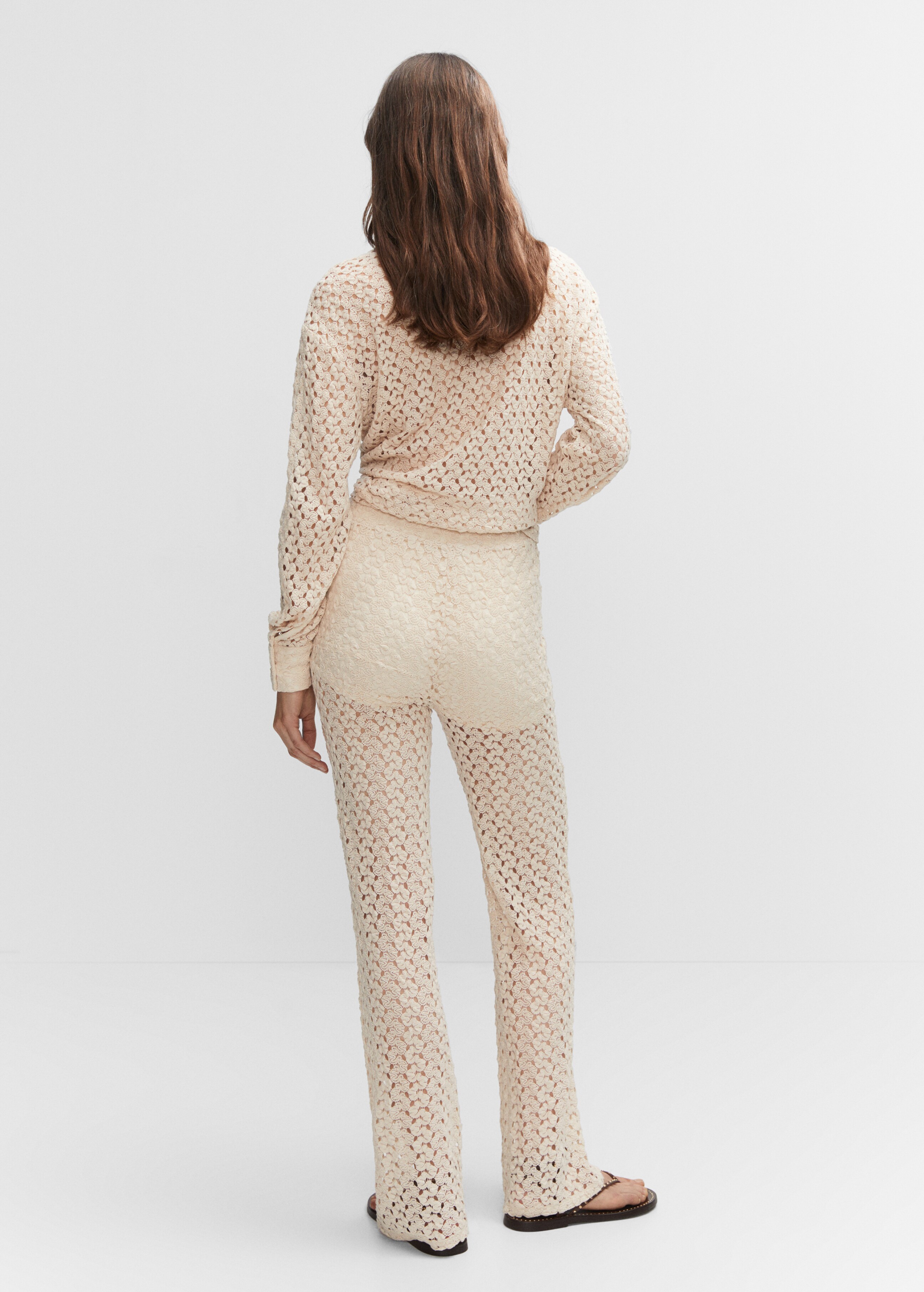 Straight crochet pants - Reverse of the article