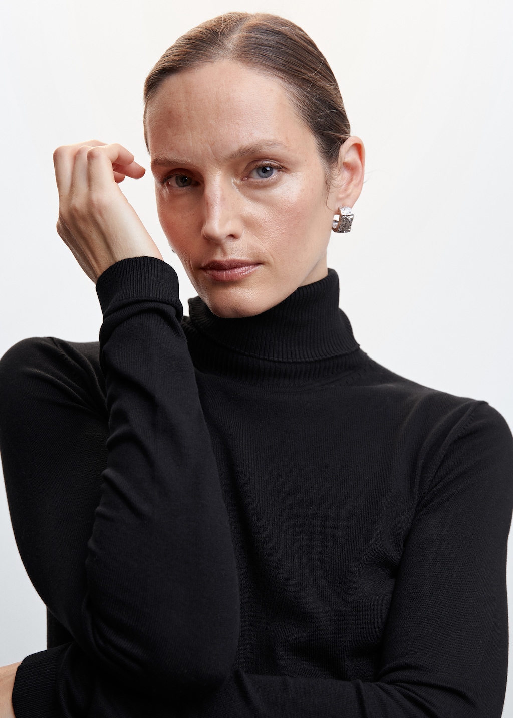 Black knit turtleneck hotsell