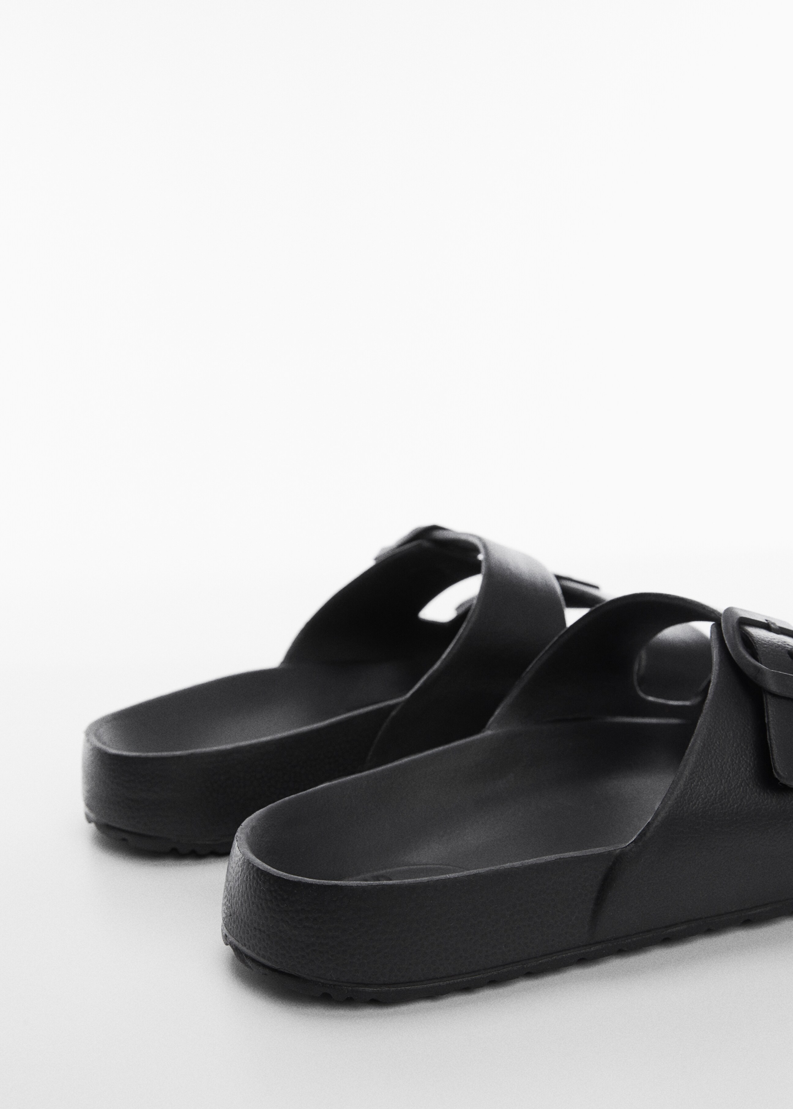 Rubber sandal with buckle - Details of the article 2