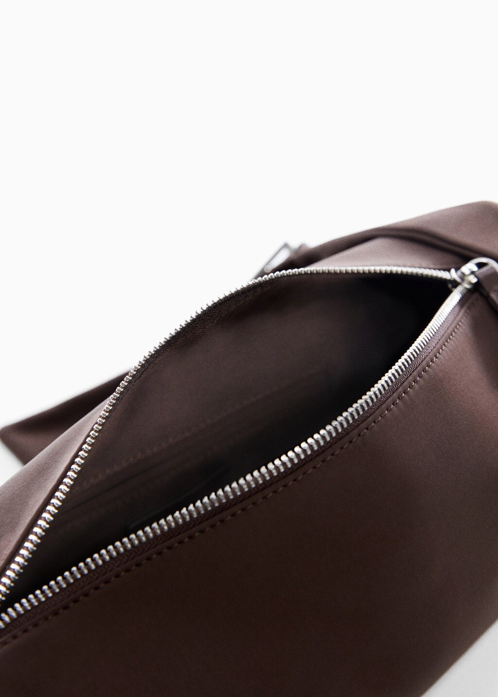 Shoulder bag with buckle - Details of the article 1