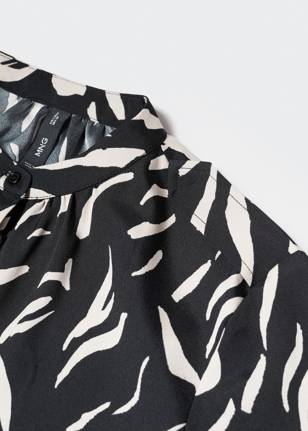 Midi printed dress - Details of the article 8