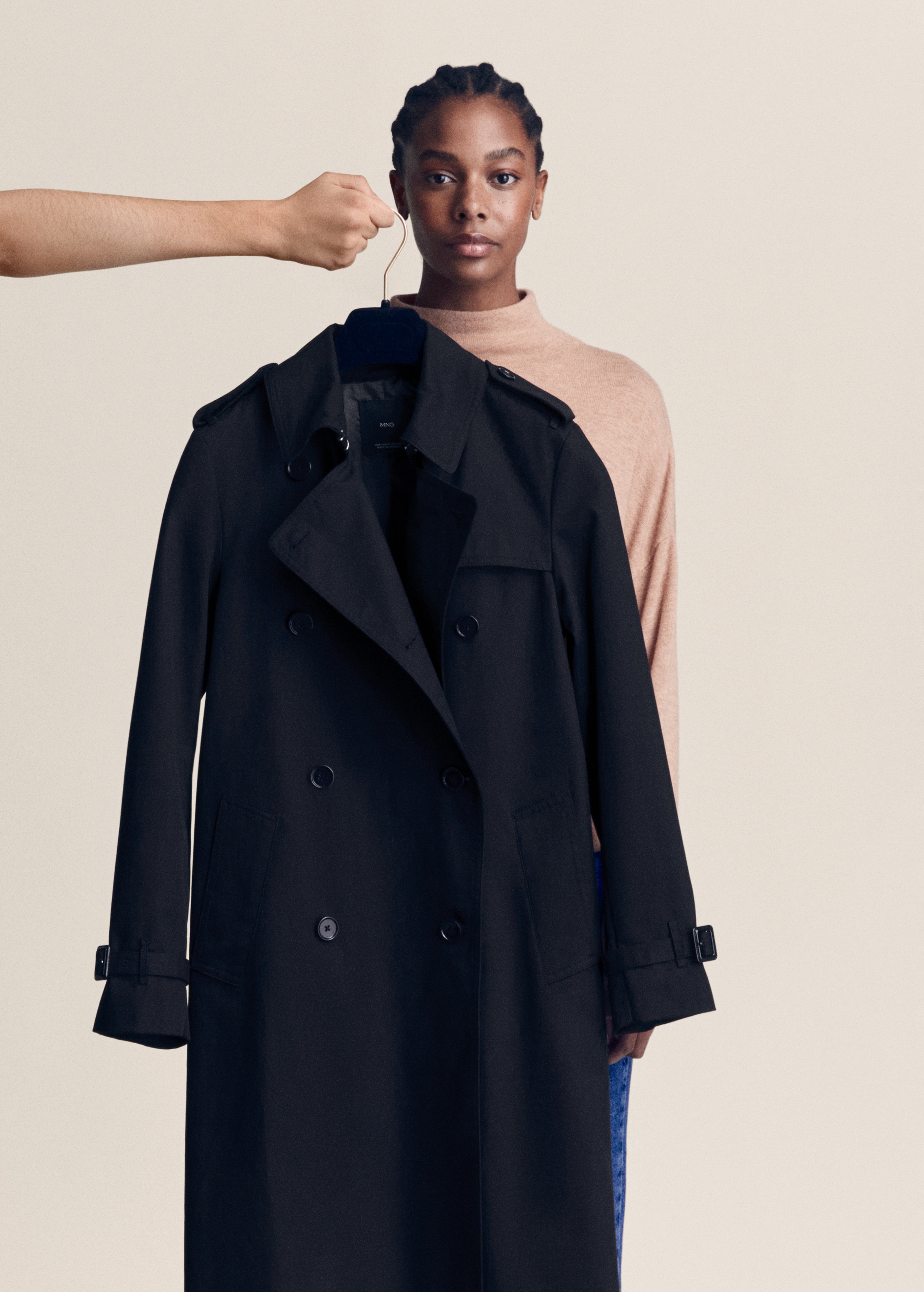 Classic trench coat with belt - Details of the article 6