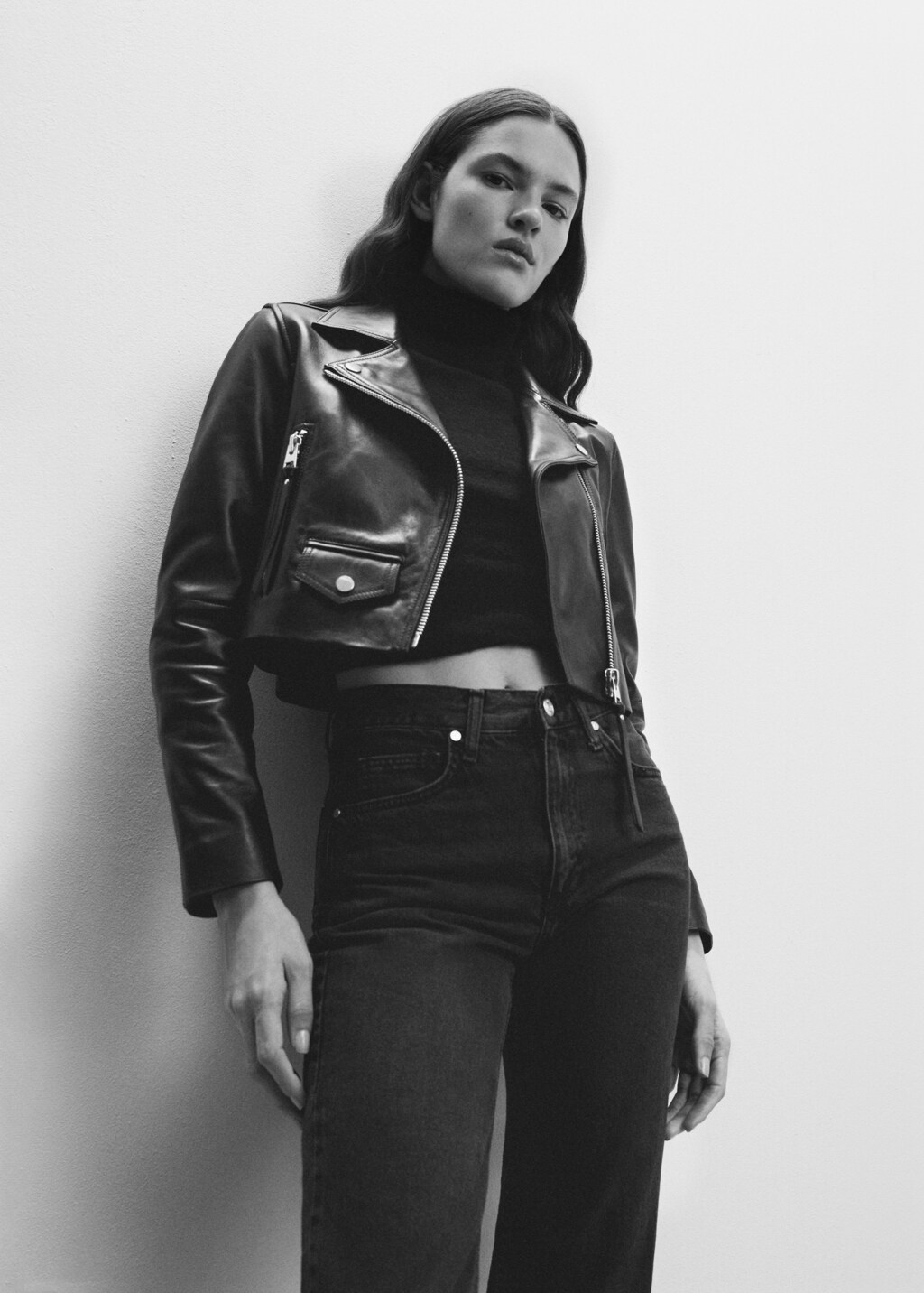 Cropped leather biker jacket - Details of the article 2