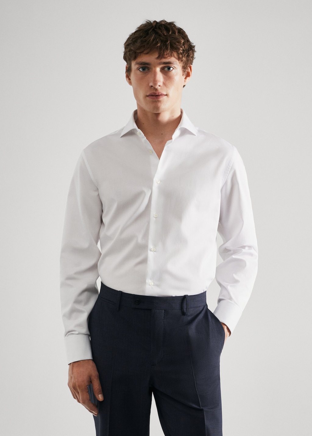 Camisa traje regular fit gemelos - Plano medio