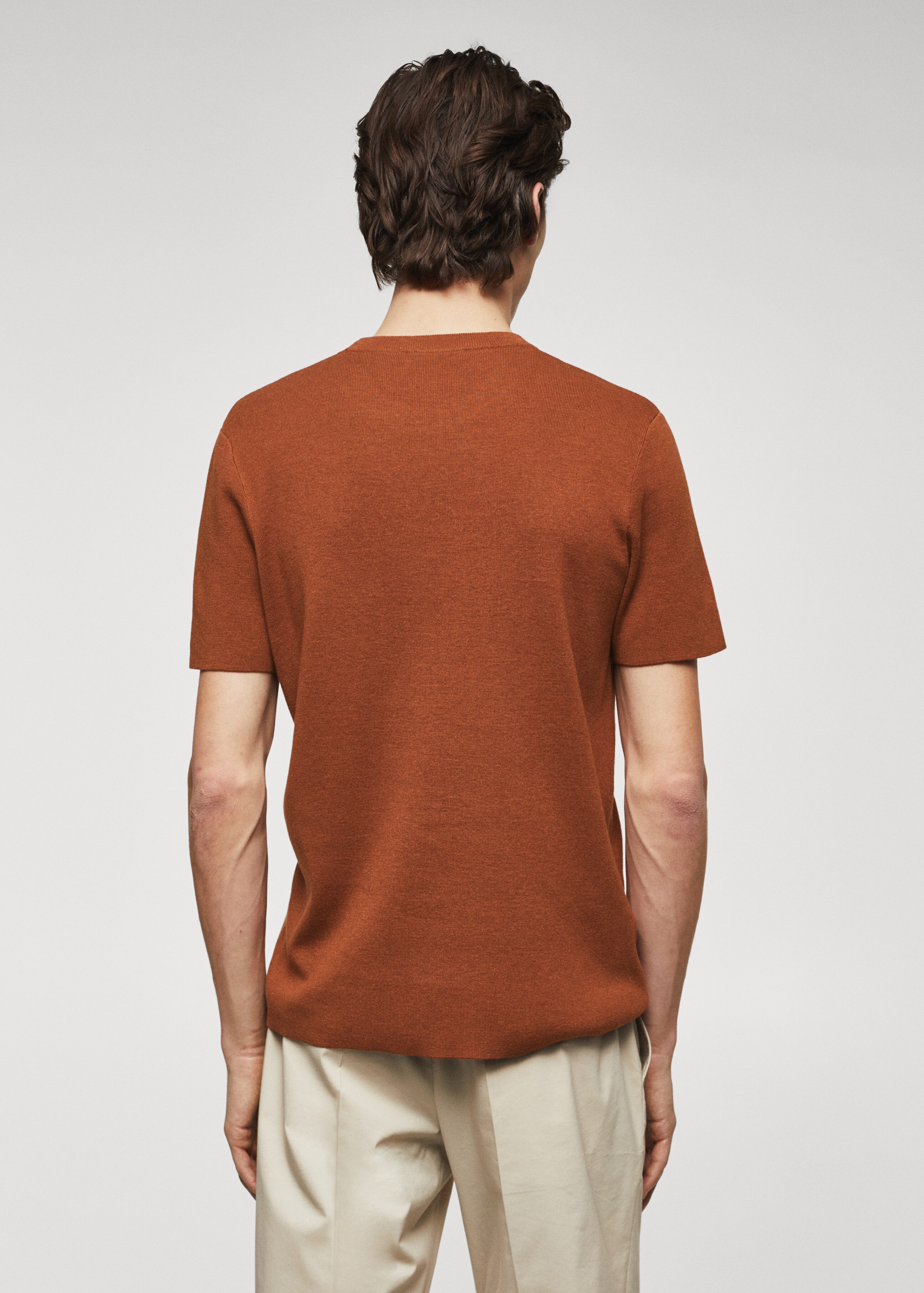Fine-knit T-shirt - Reverse of the article