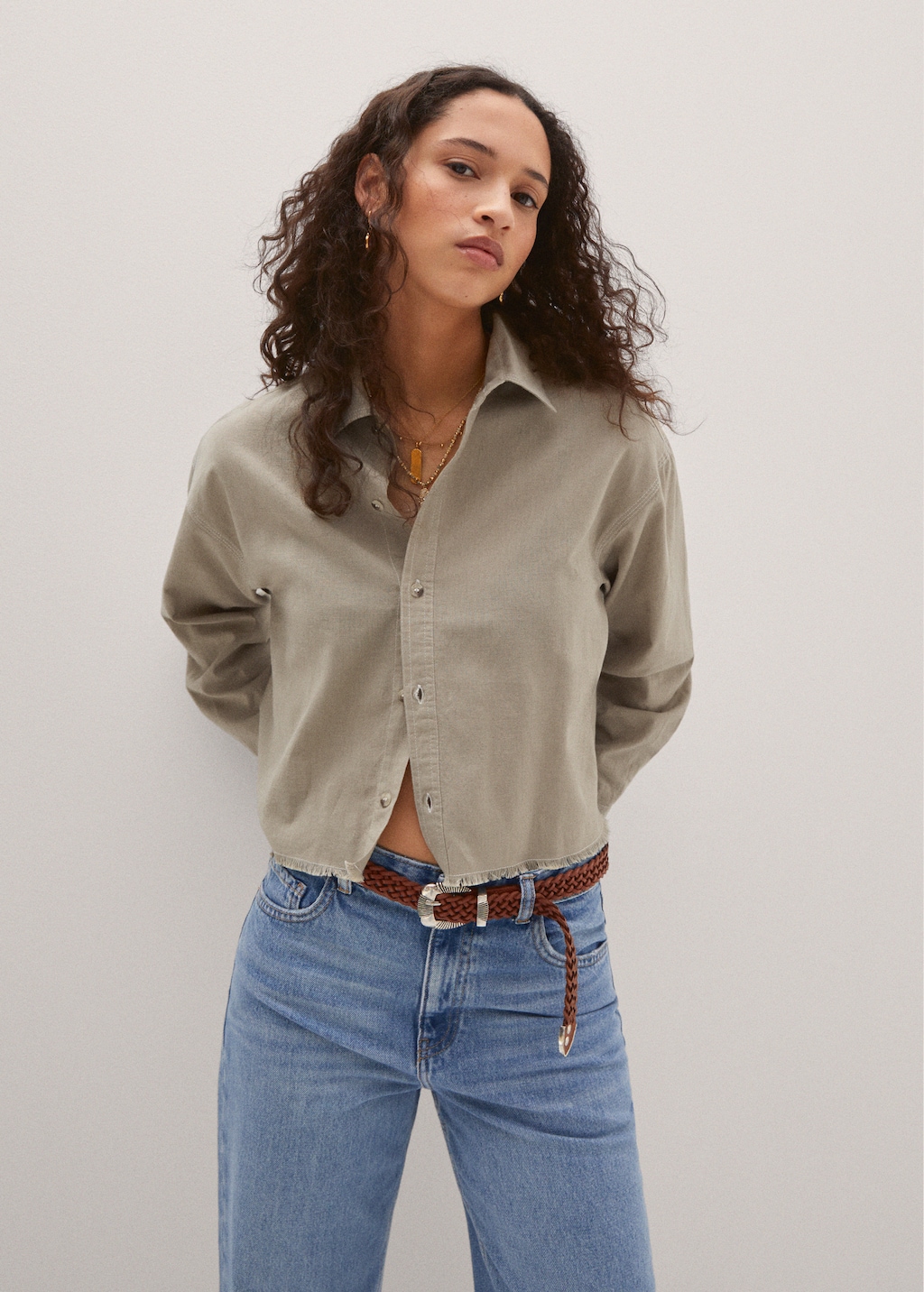 Cropped shirt with frayed hem - Medium plane