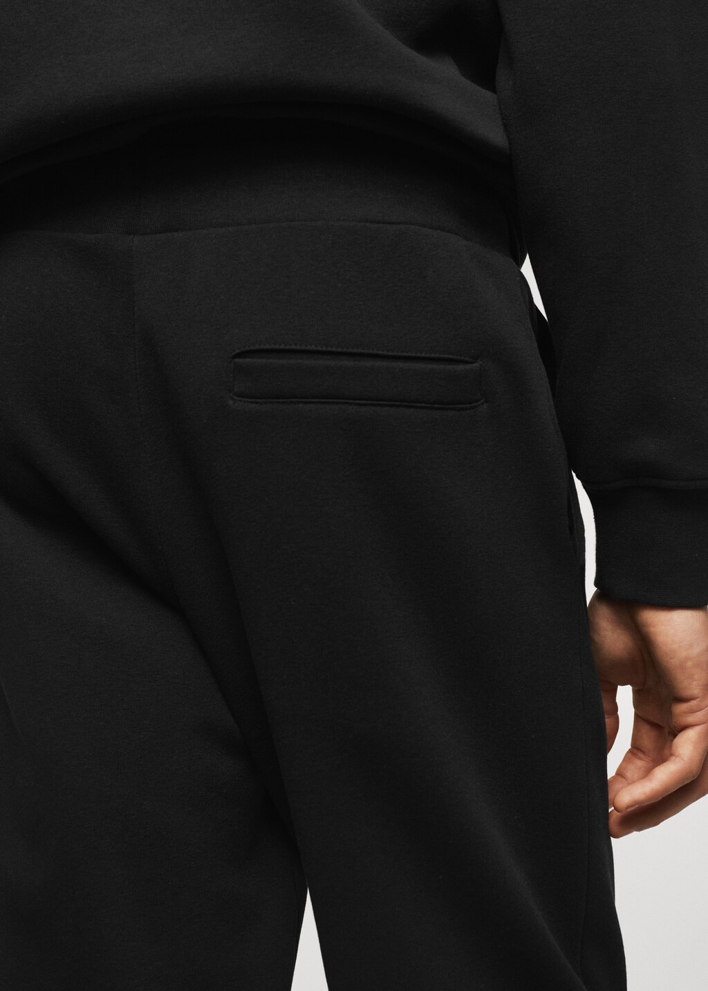 Sustainable cotton jogger trousers - Details of the article 4