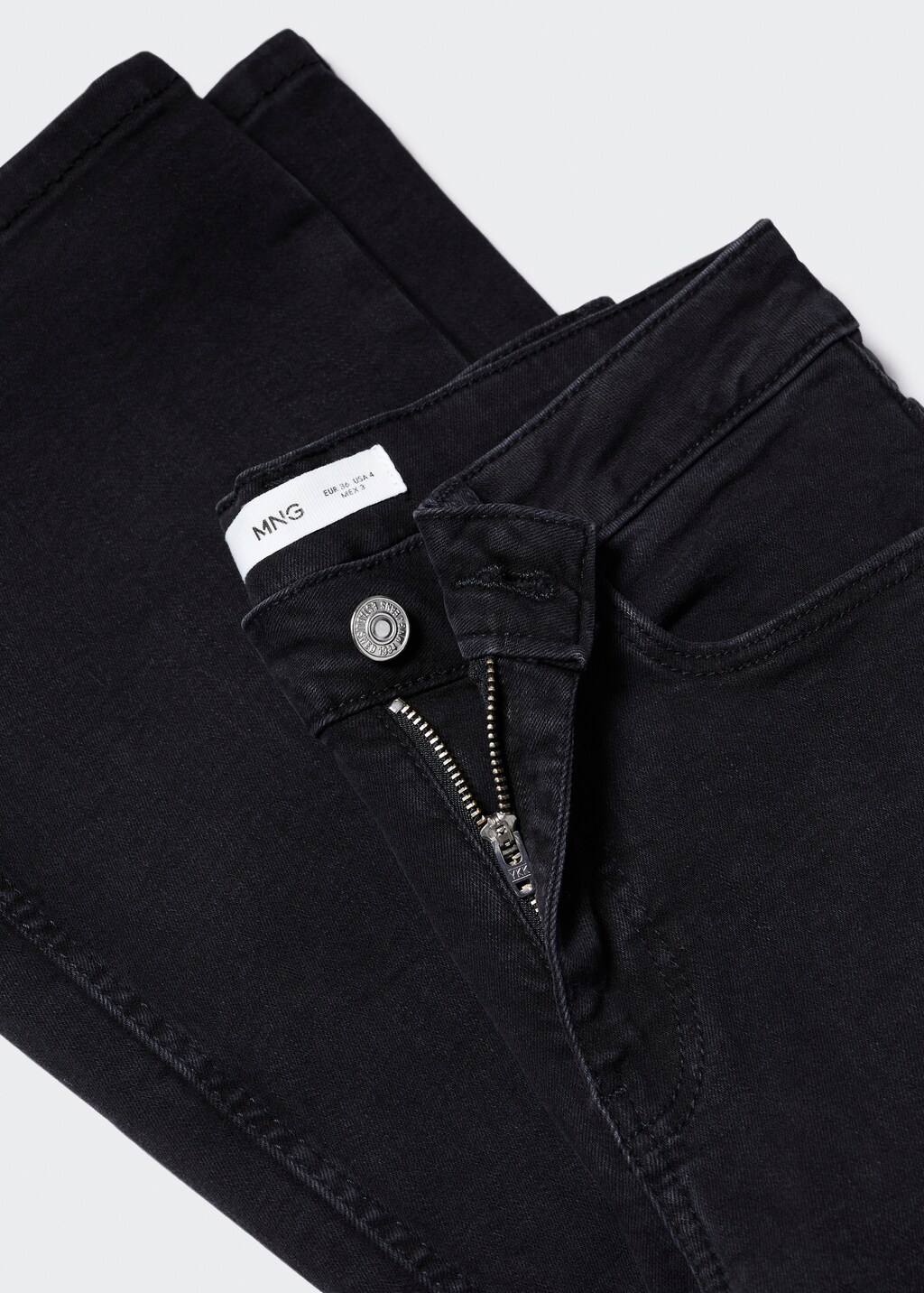 Medium-rise flared jeans  - Details of the article 8