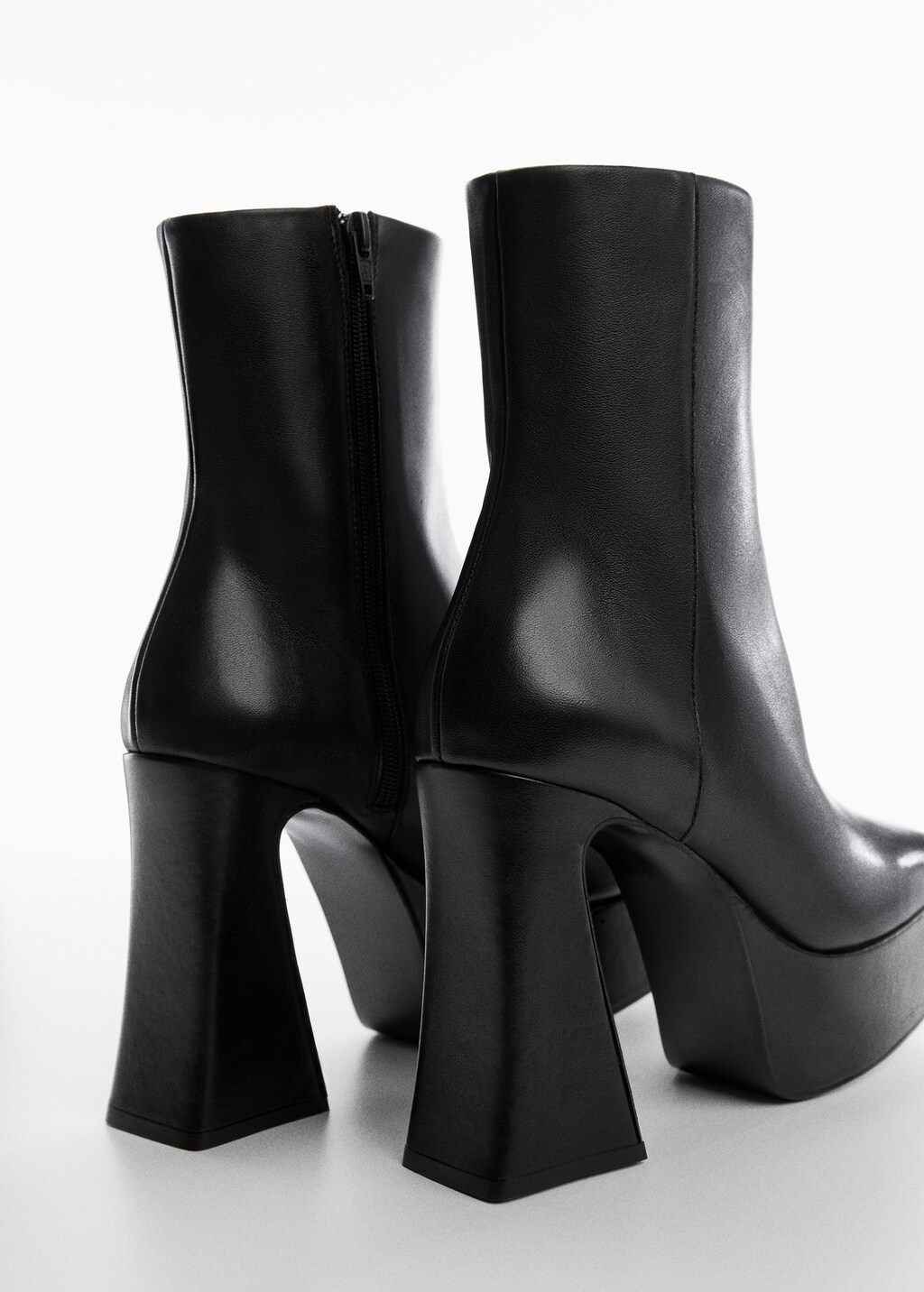 Platform leather ankle boots - Details of the article 1