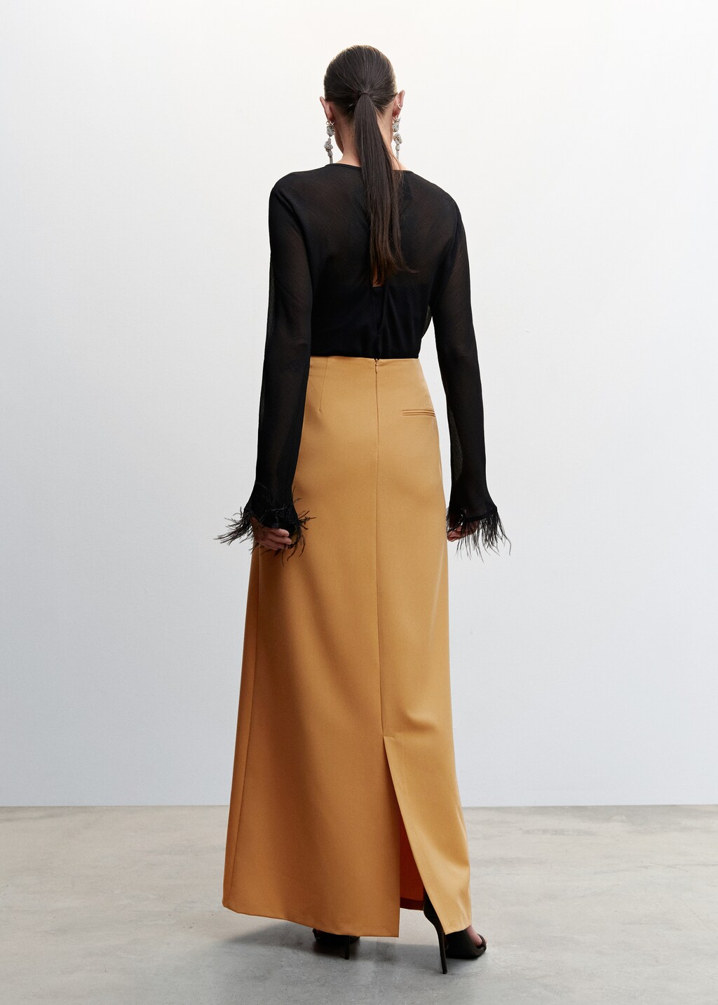 Flowy long skirt - Reverse of the article