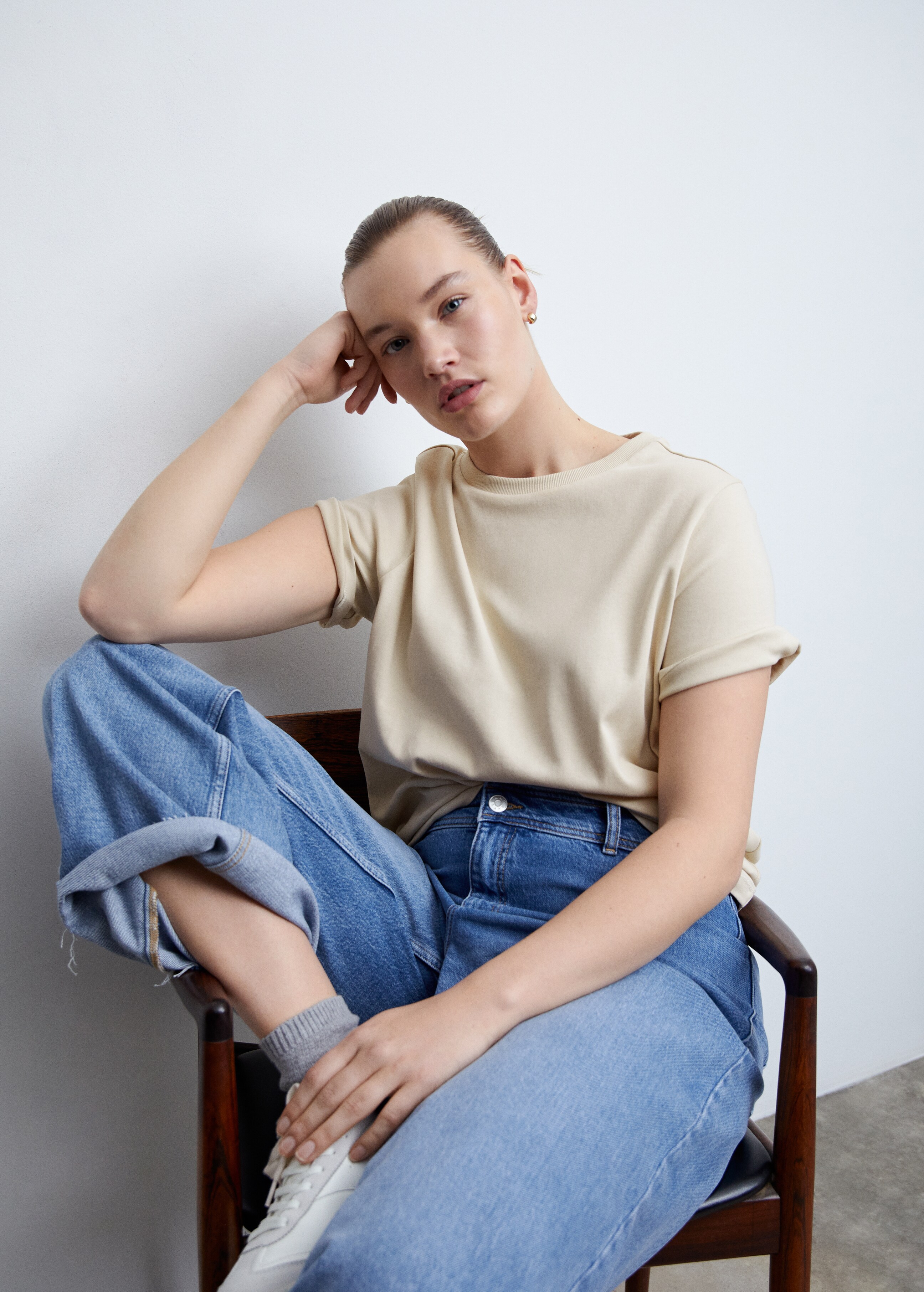 Rounded neck cotton t-shirt - Details of the article 4