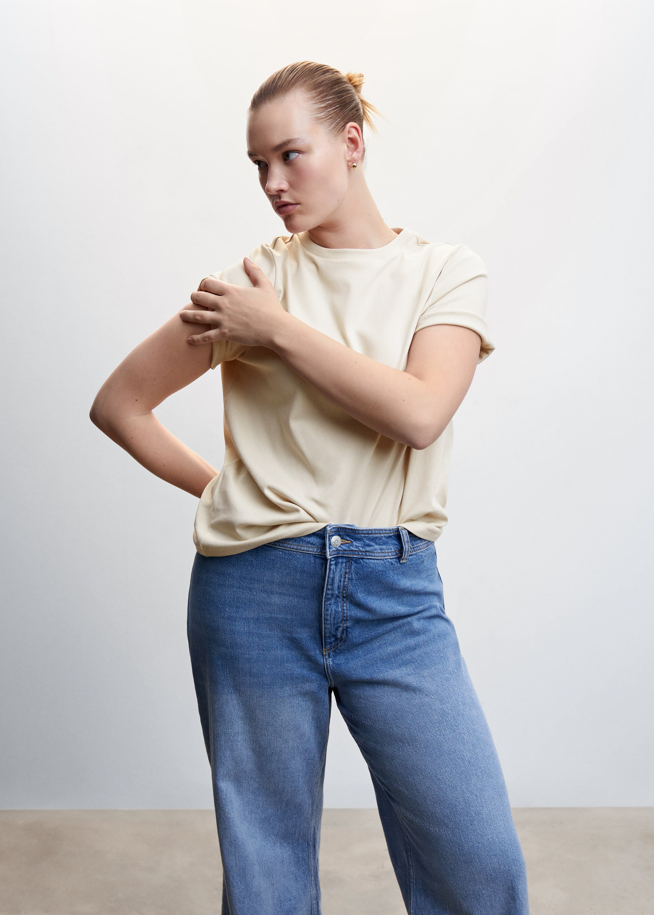 Rounded neck cotton t-shirt - Details of the article 5