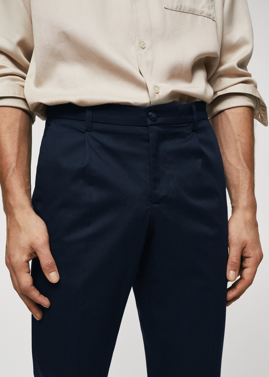 Slim-fit cotton trousers - Details of the article 1