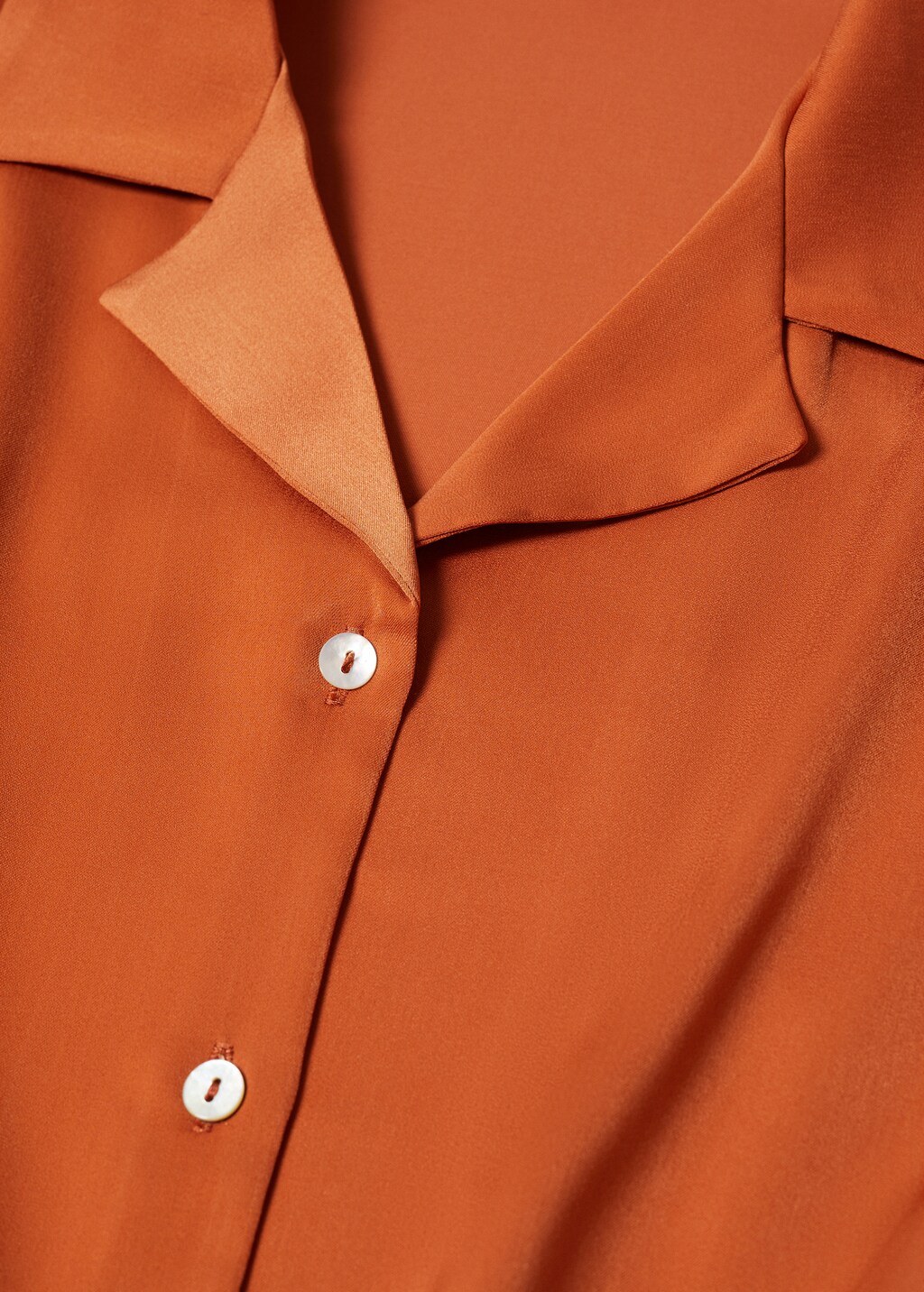 Satin buttoned shirt - Details of the article 8