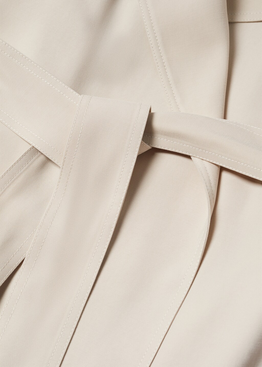 Flowy lapel trench - Details of the article 8