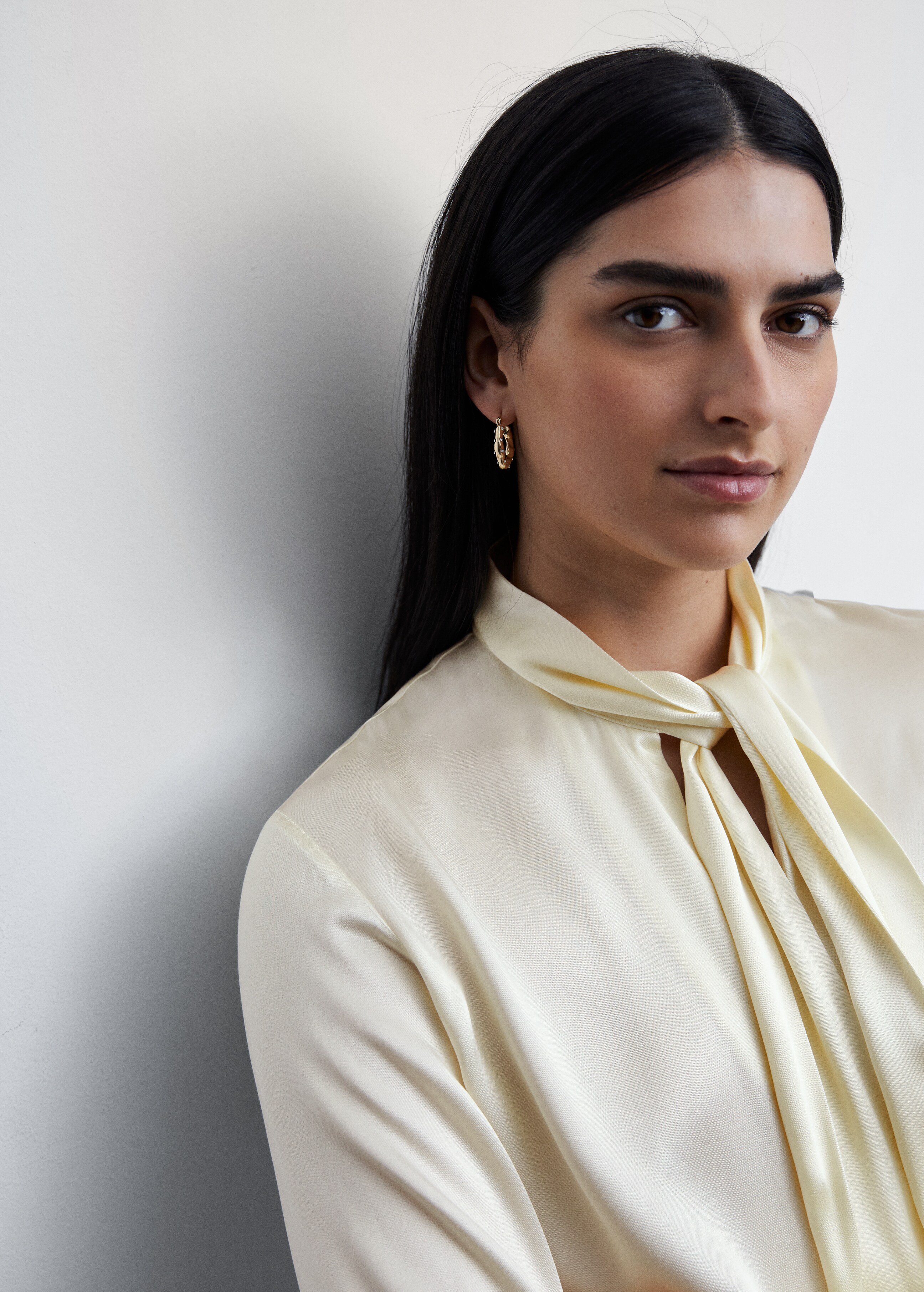 Satin blouse with bow collar - Details of the article 2