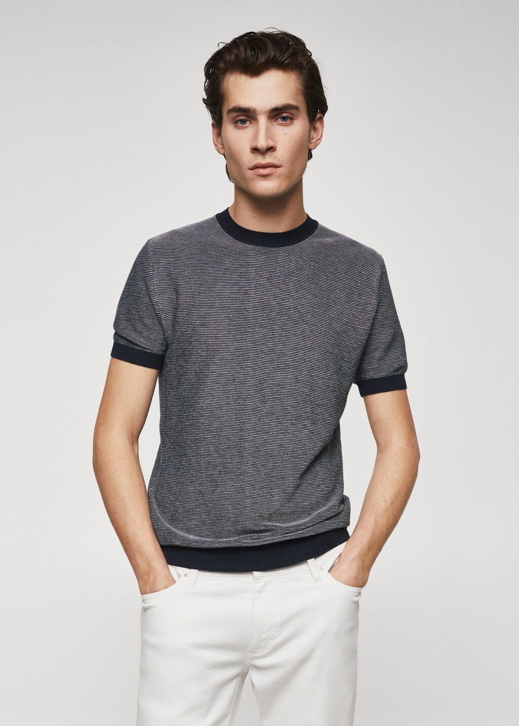 Textured knit t-shirt - Medium plane