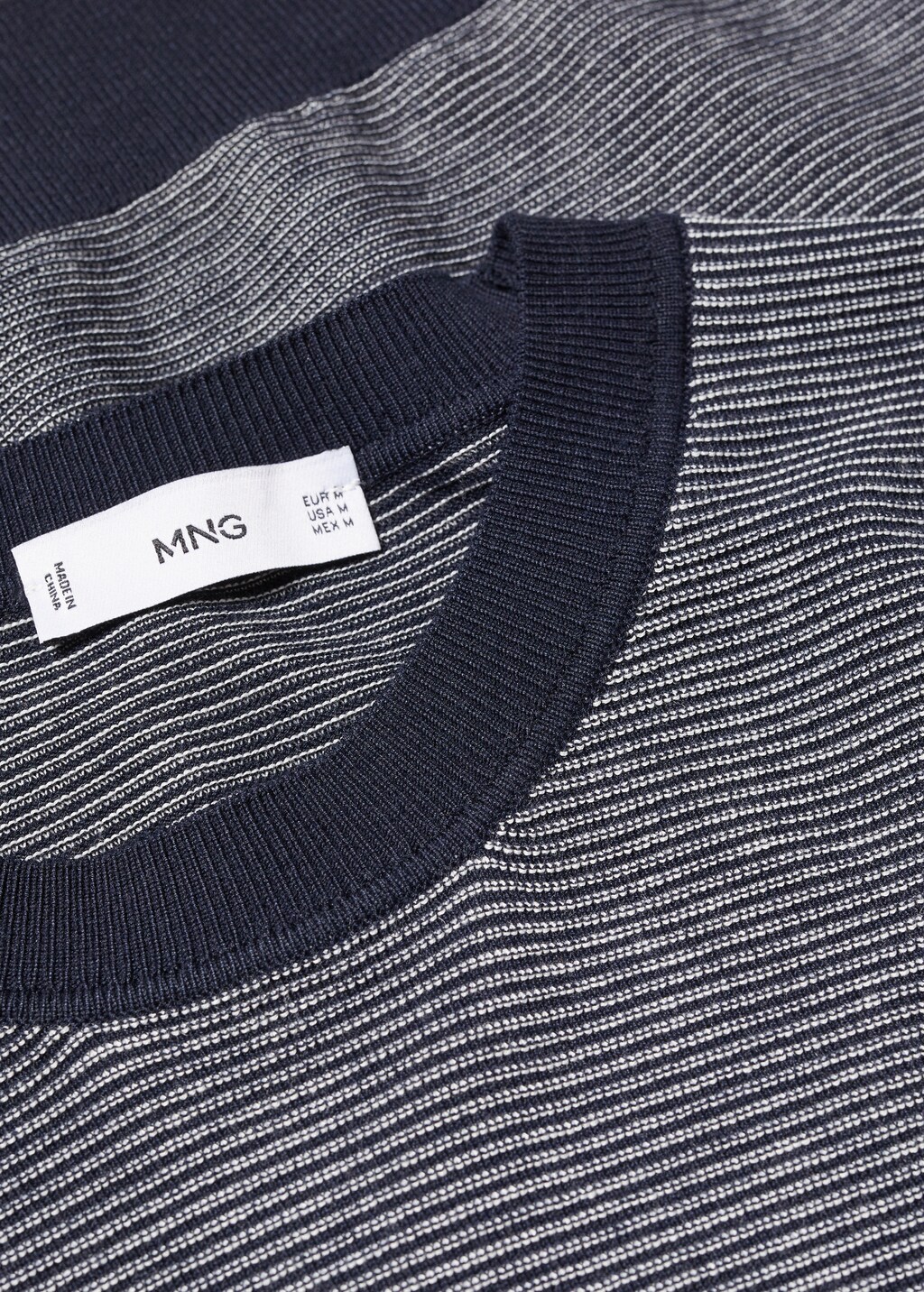 Textured knit t-shirt - Details of the article 8