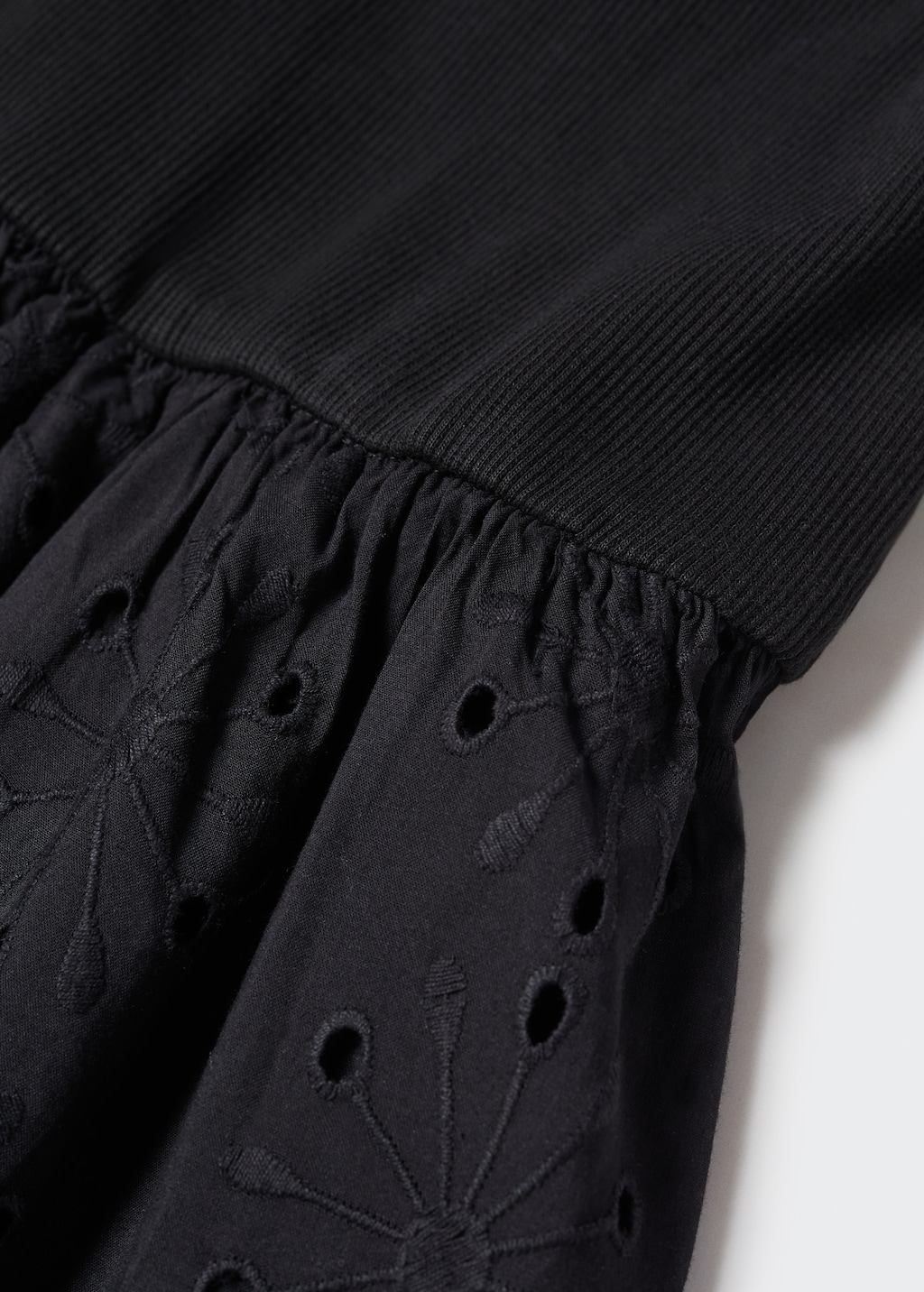 Embroidered dress - Details of the article 8