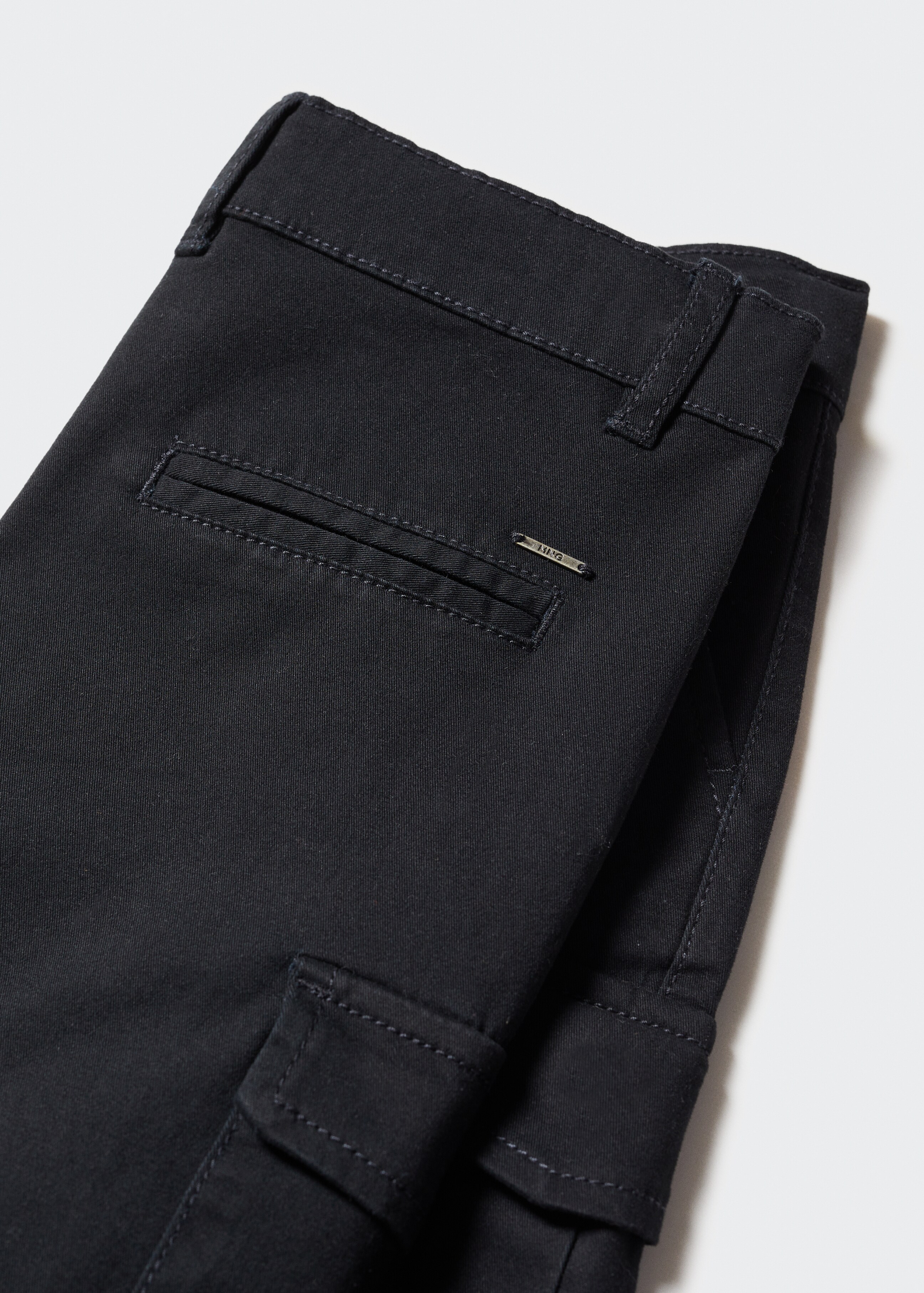 Cargo Bermuda shorts - Details of the article 8