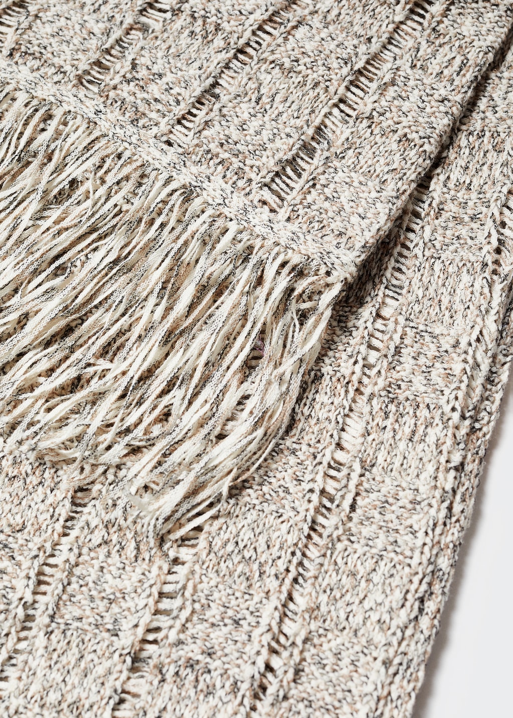 Knitted dress with fringe detail - Details of the article 8