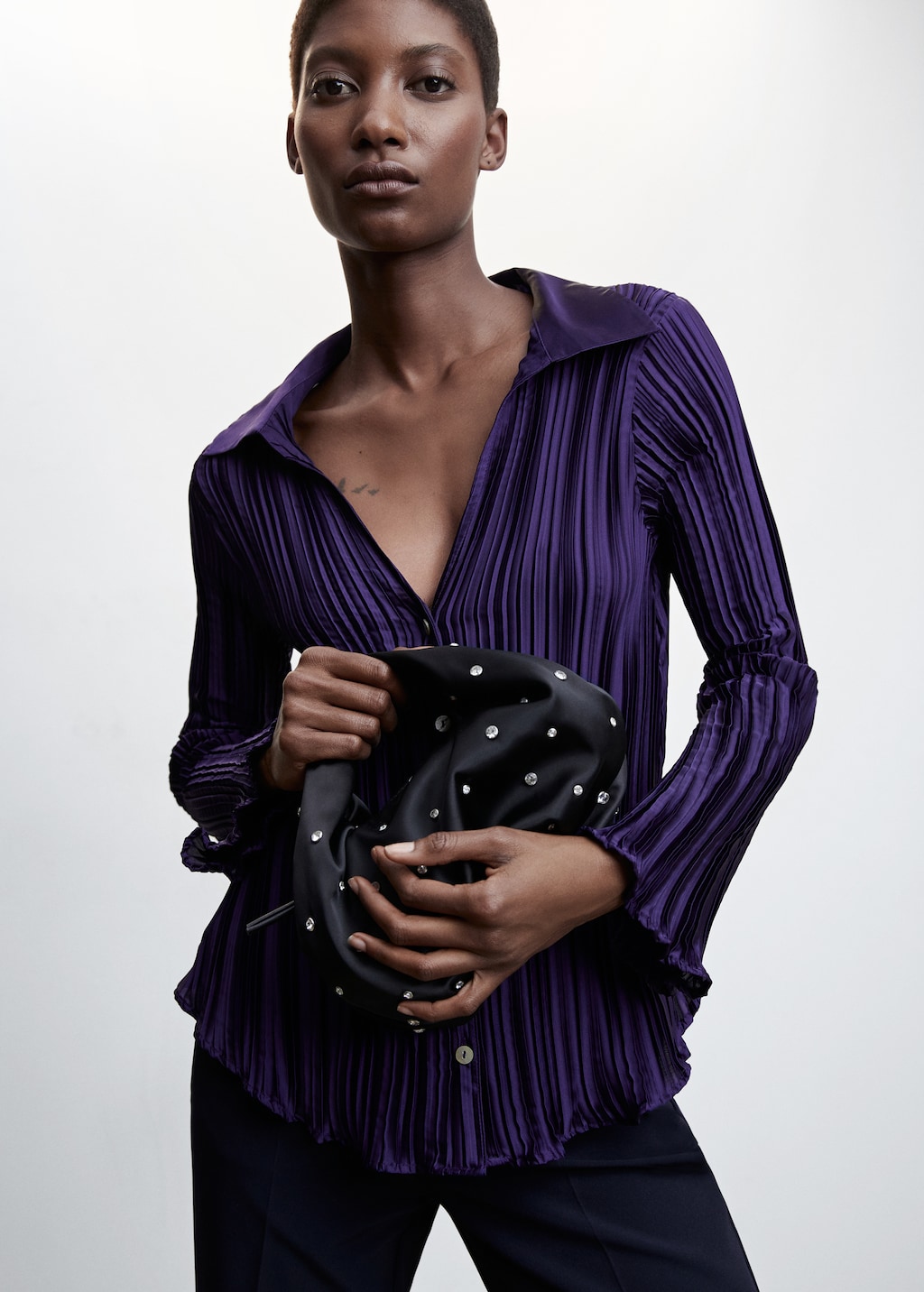 Satin pleated shirt - Details of the article 2