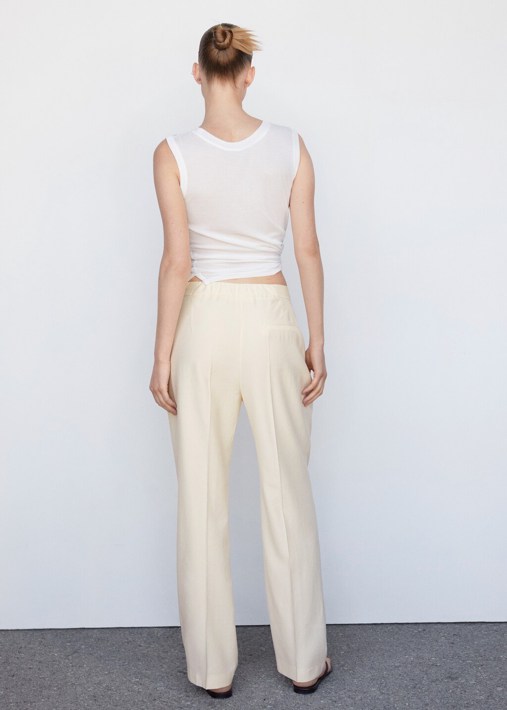 Pleat straight trousers - Reverse of the article