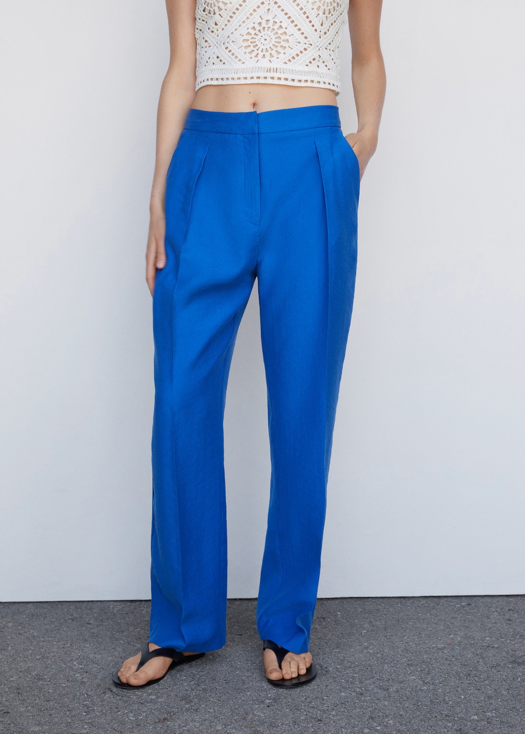 Pleated straight-fit trousers - Medium plane