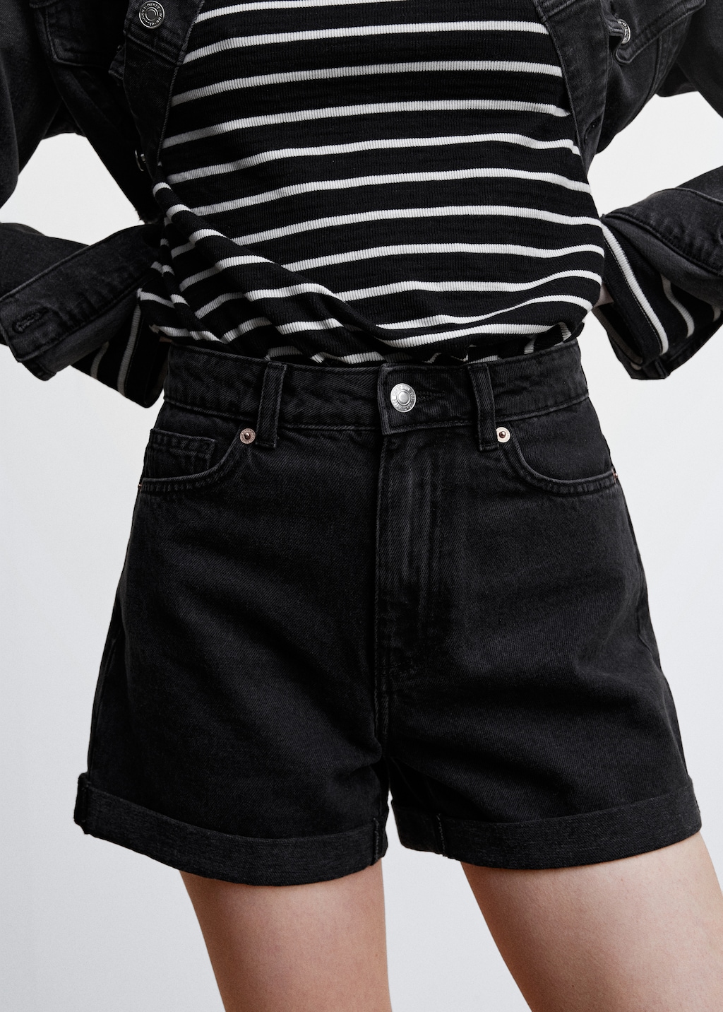 Mom-fit denim shorts - Medium plane