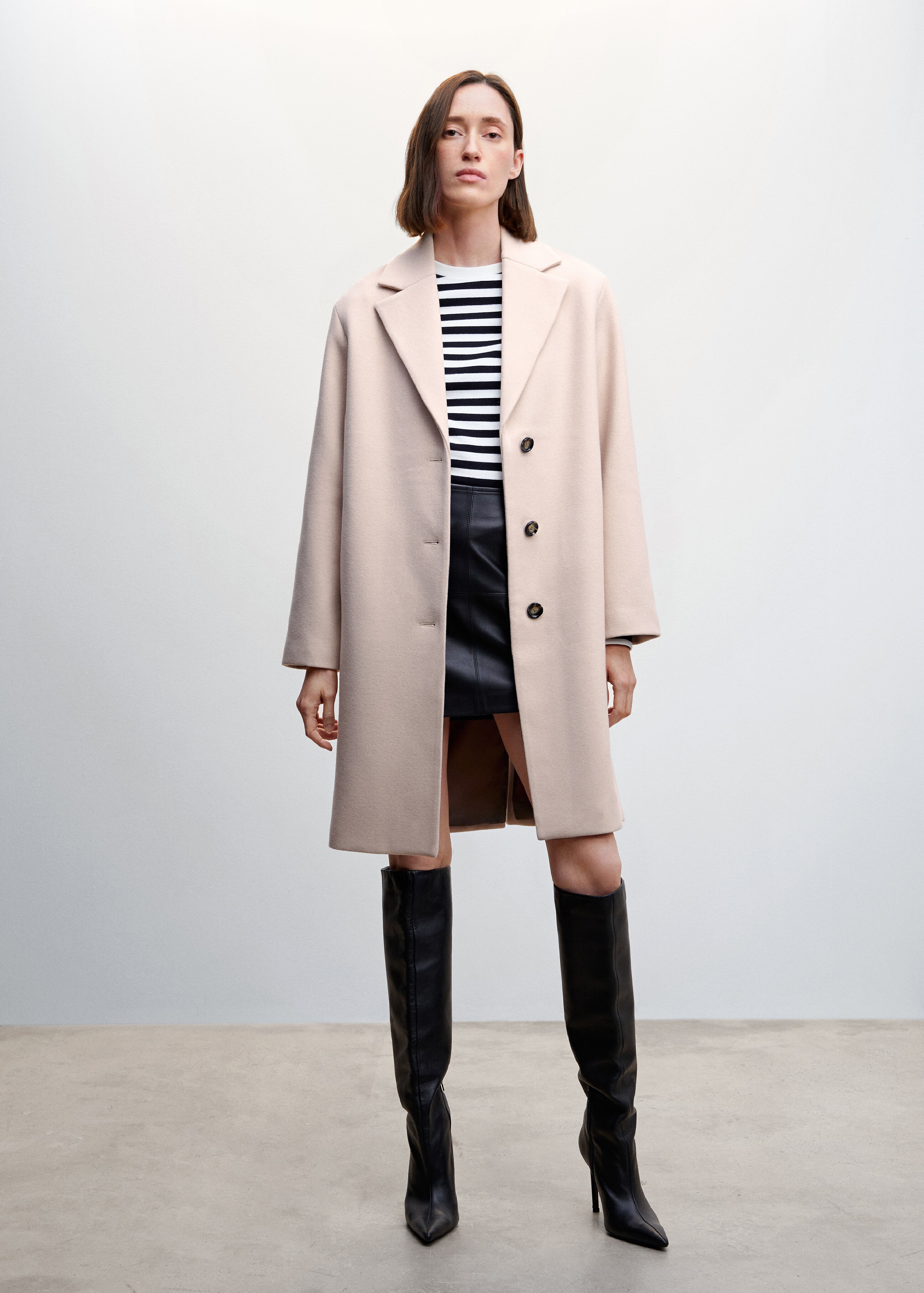 Buttoned wool coat - General plane