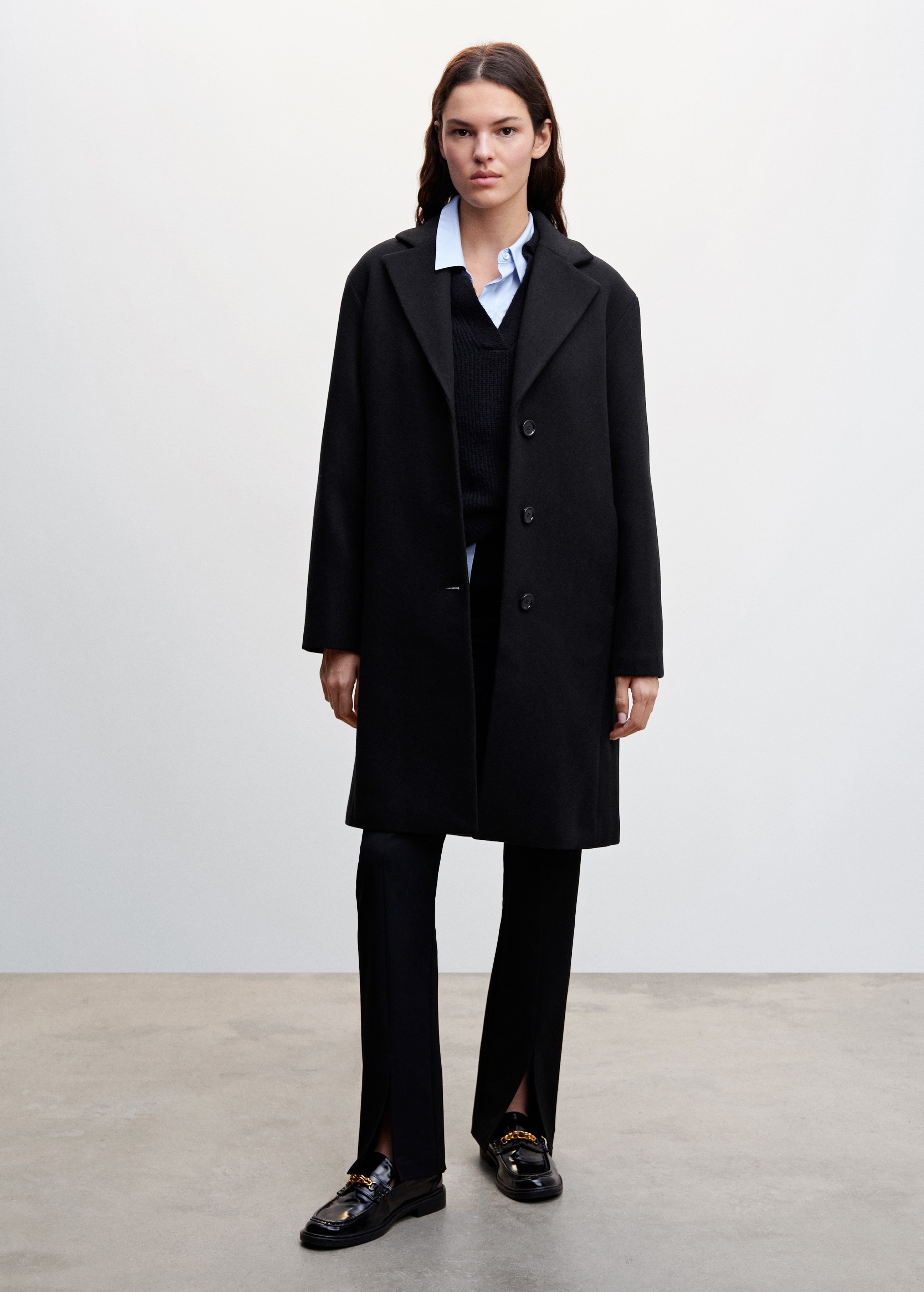 Buttoned wool coat - General plane