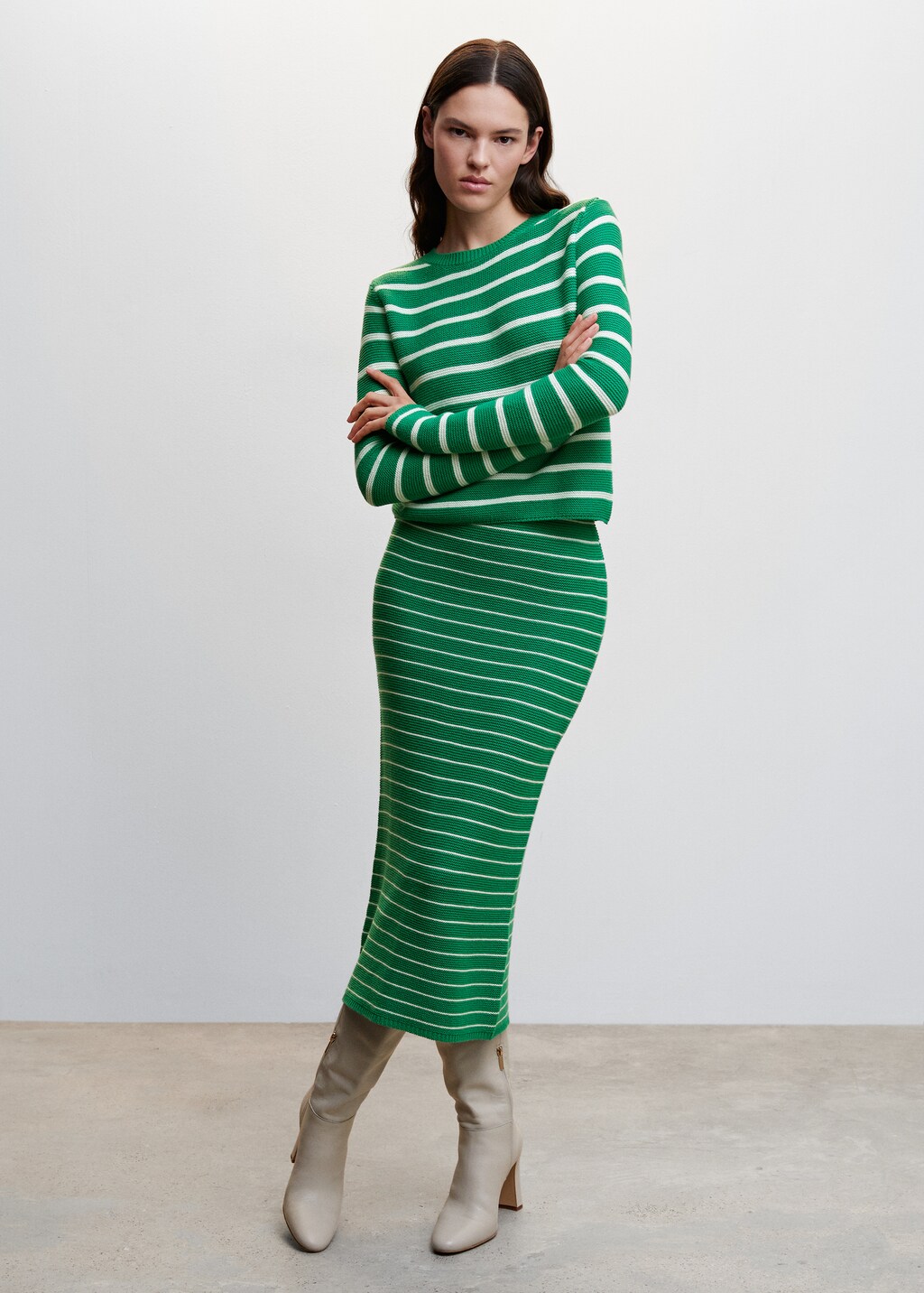 Round-neck striped sweater - General plane