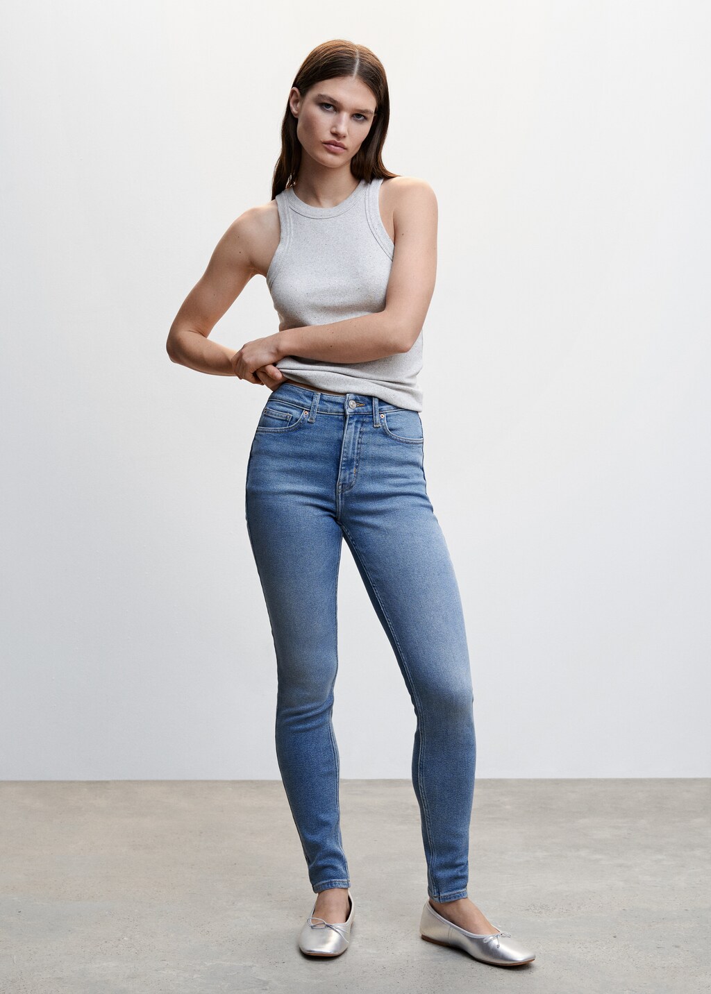 Jean skinny taille haute  - Plan général