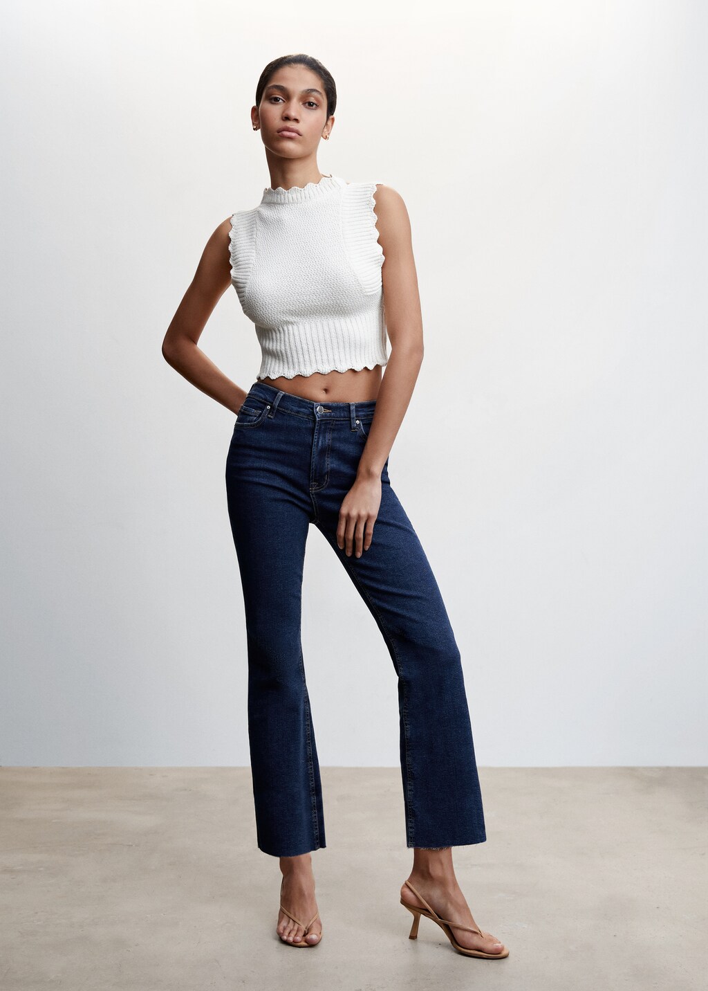 Jeans flare crop - Plano general