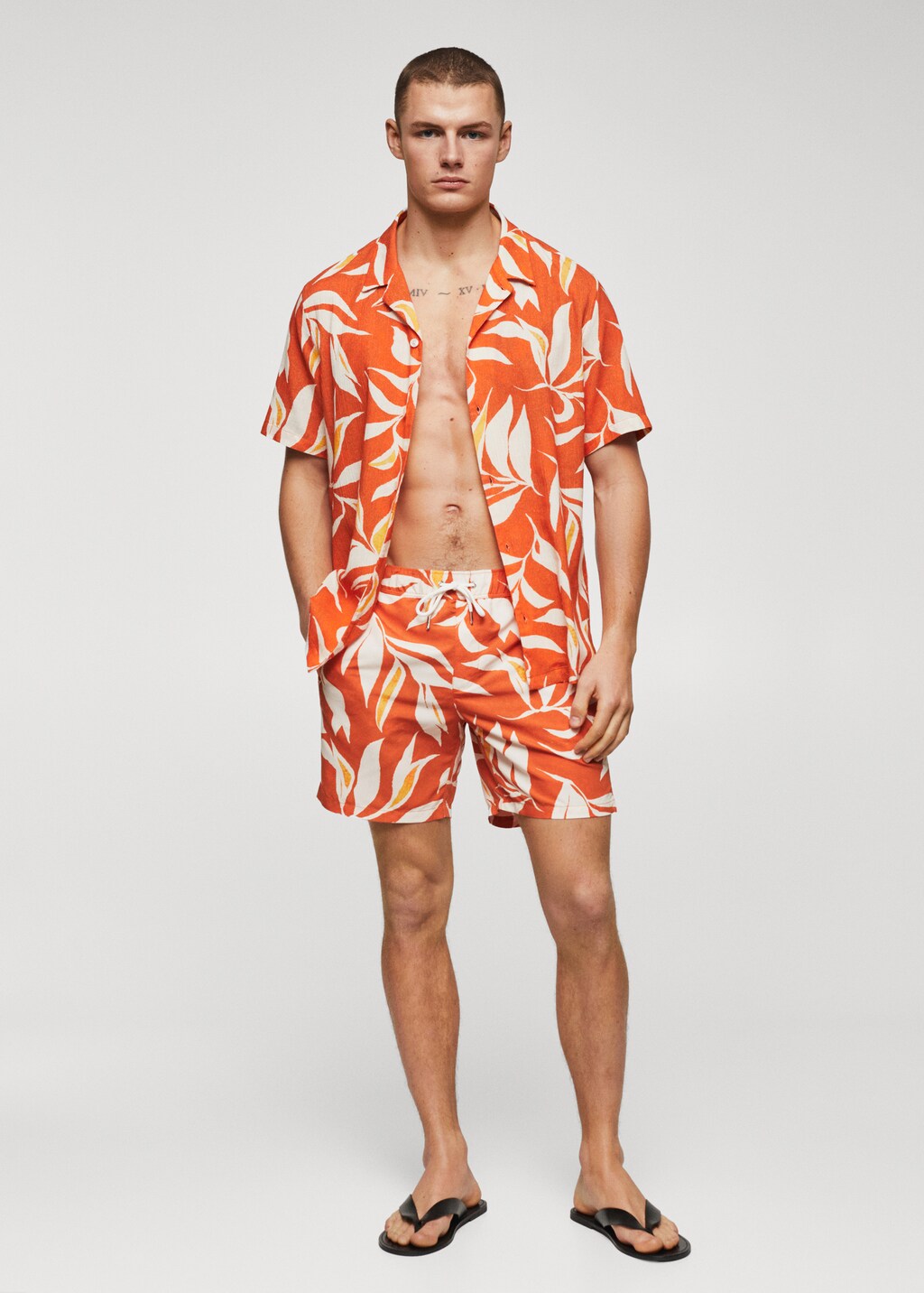 Tropical print swimming trunks - General plane