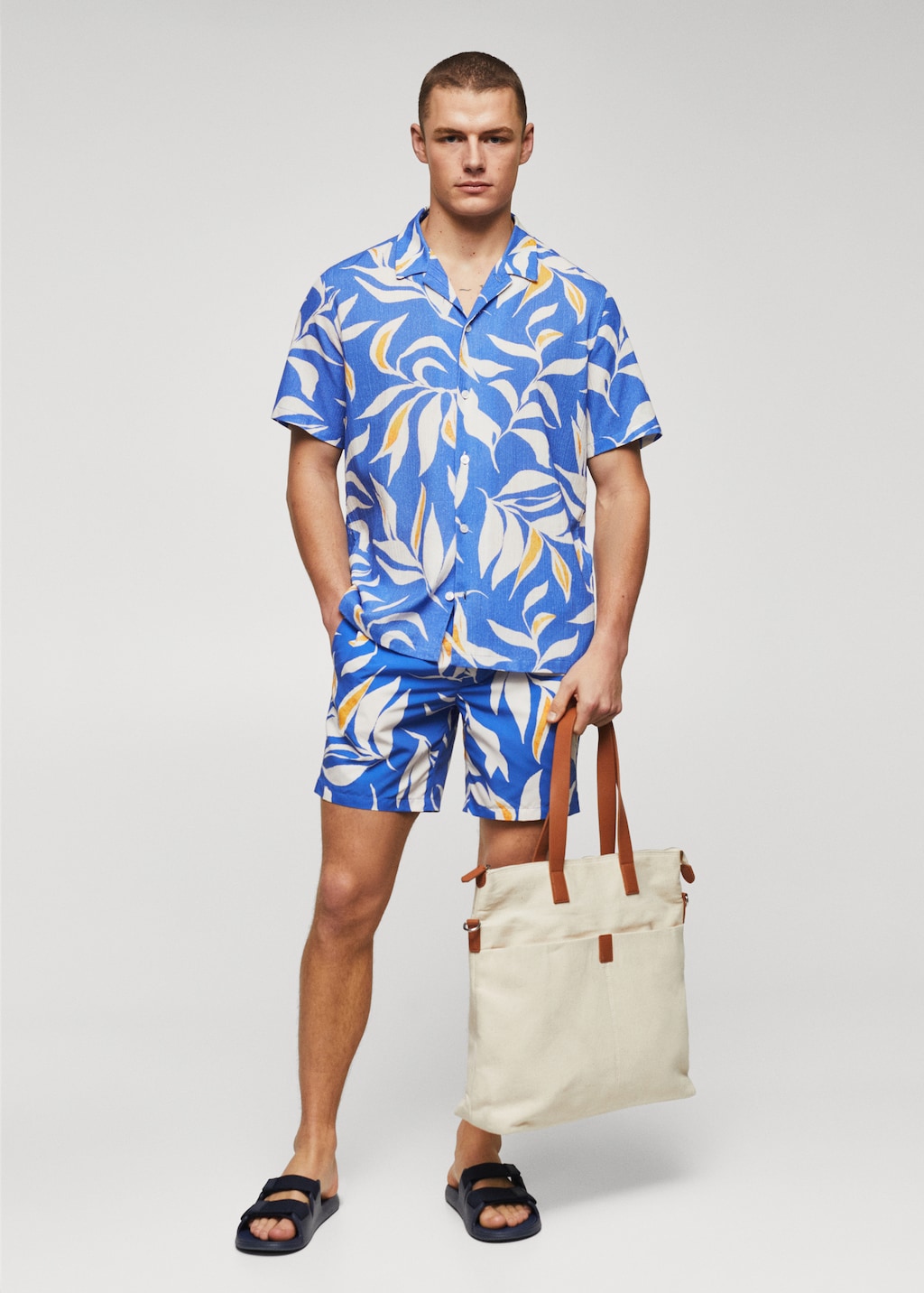 Tropical print swimming trunks - General plane