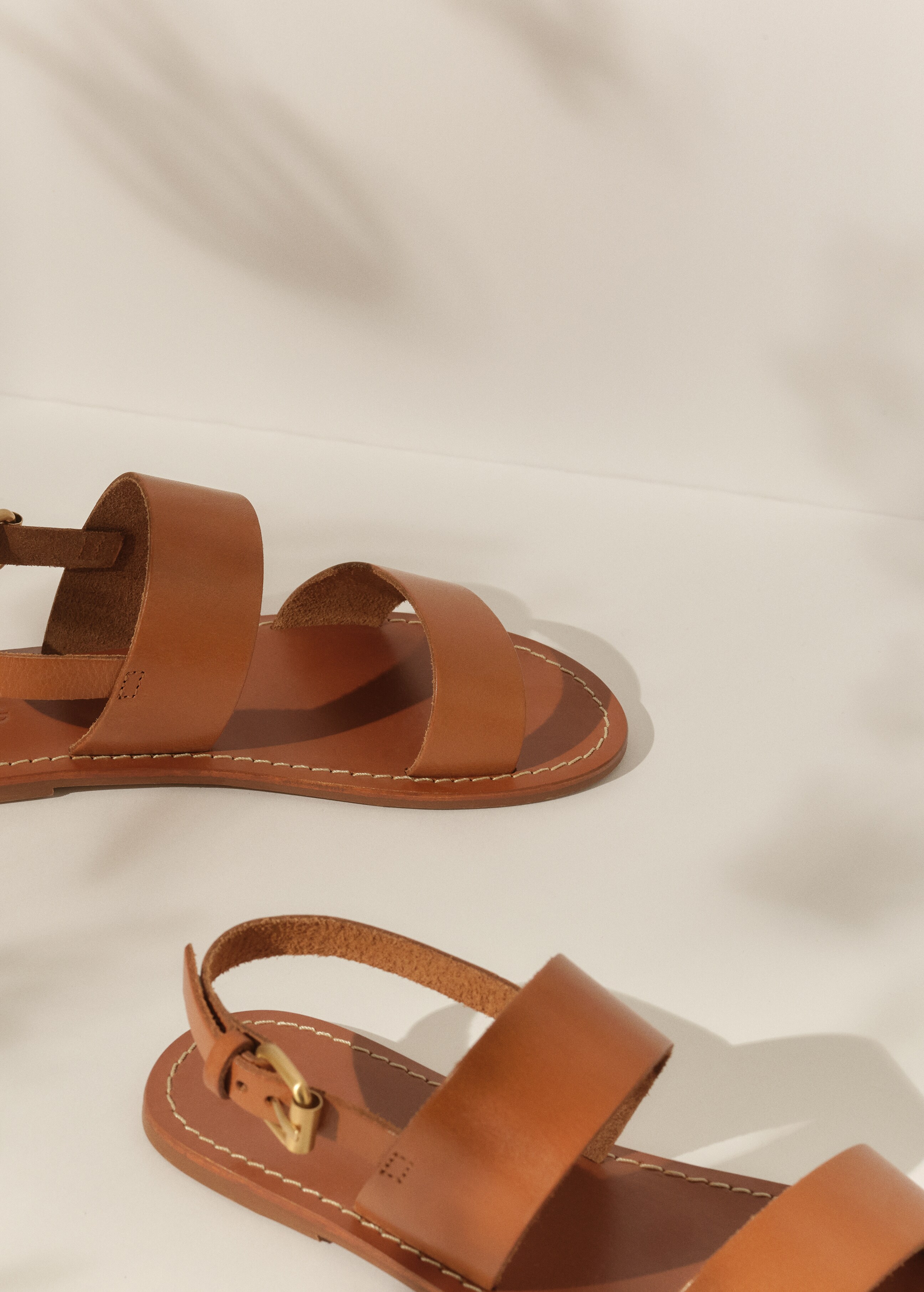 Leather sandals with straps - General plane